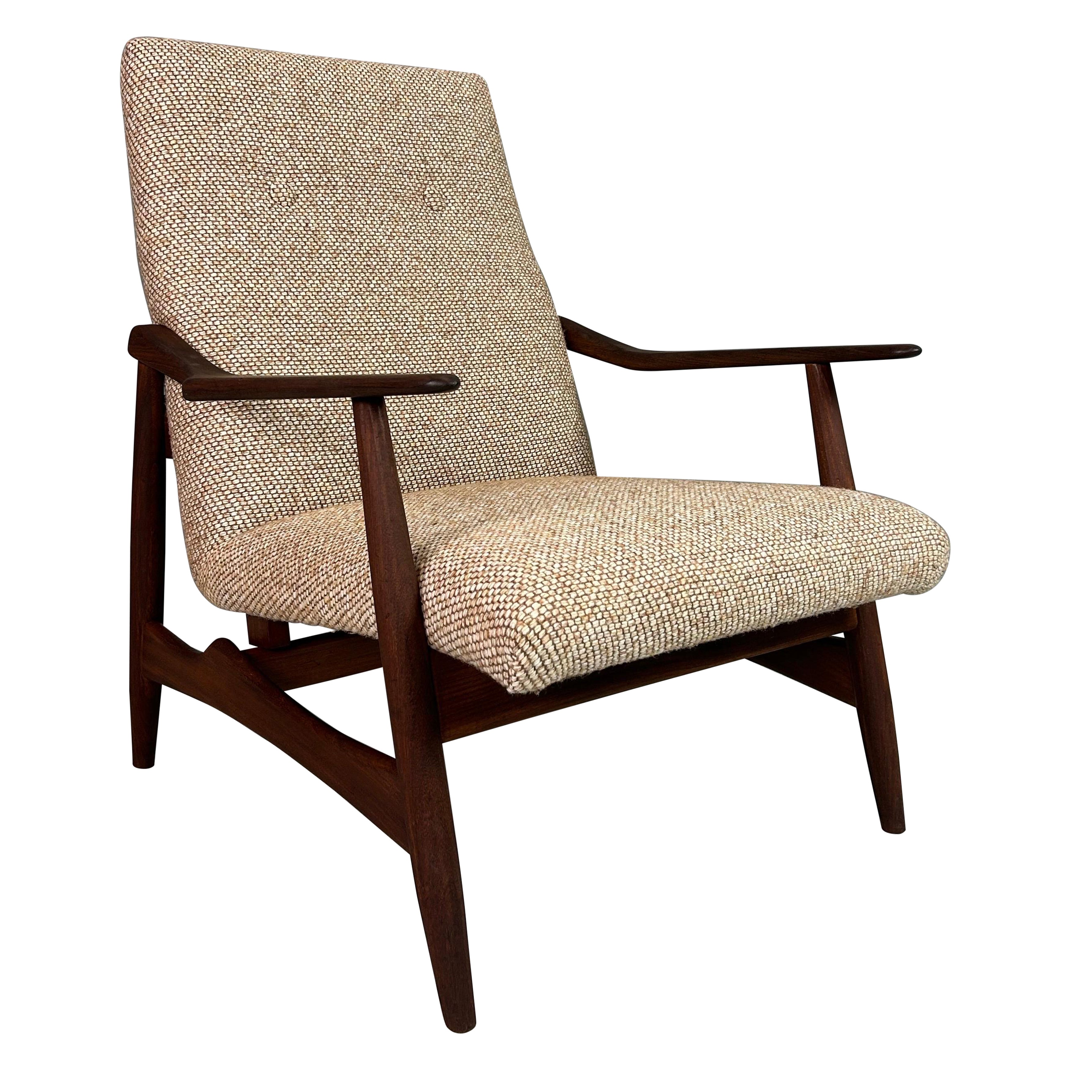 Poltrona danese in teak appena imbottita, anni '60 in vendita
