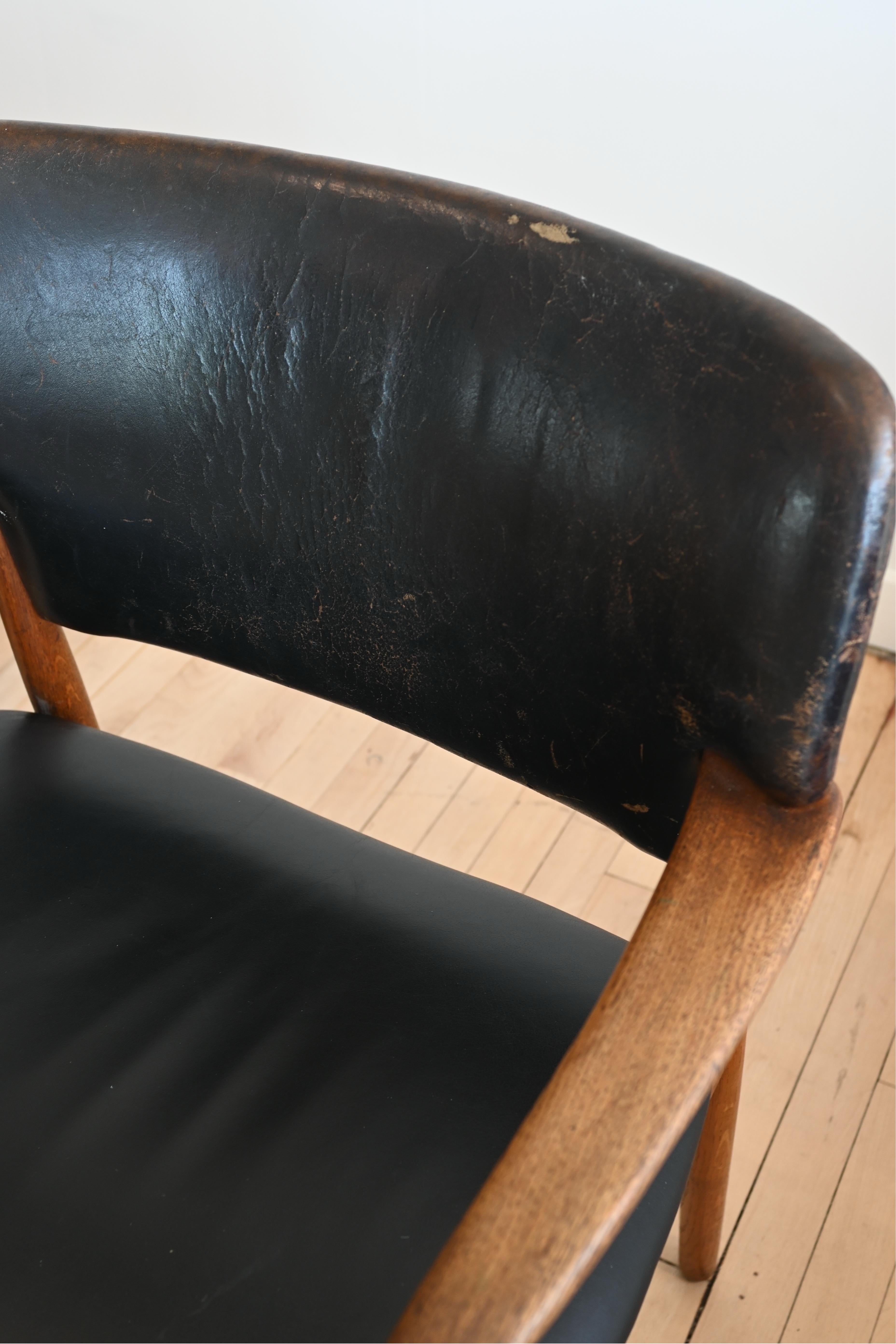Mid-20th Century Danish Teak Armchairs, a pair For Sale