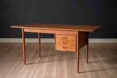 Bureau coulissant extensible à feuilles tombantes en teck danois Arne Vodder