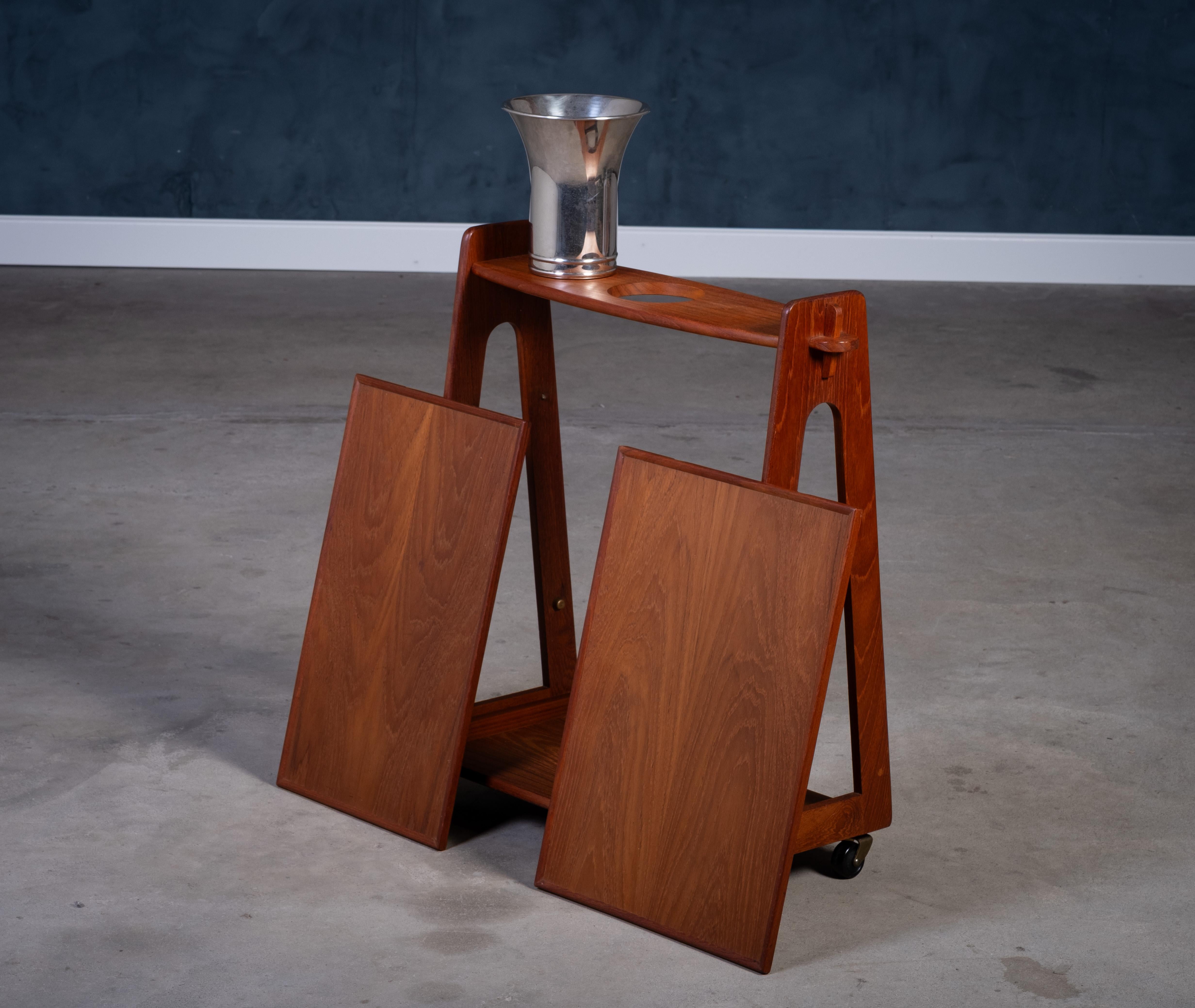 Danish Teak Bar / Serving Trolley with Champagne Bucket, 1960s For Sale 4