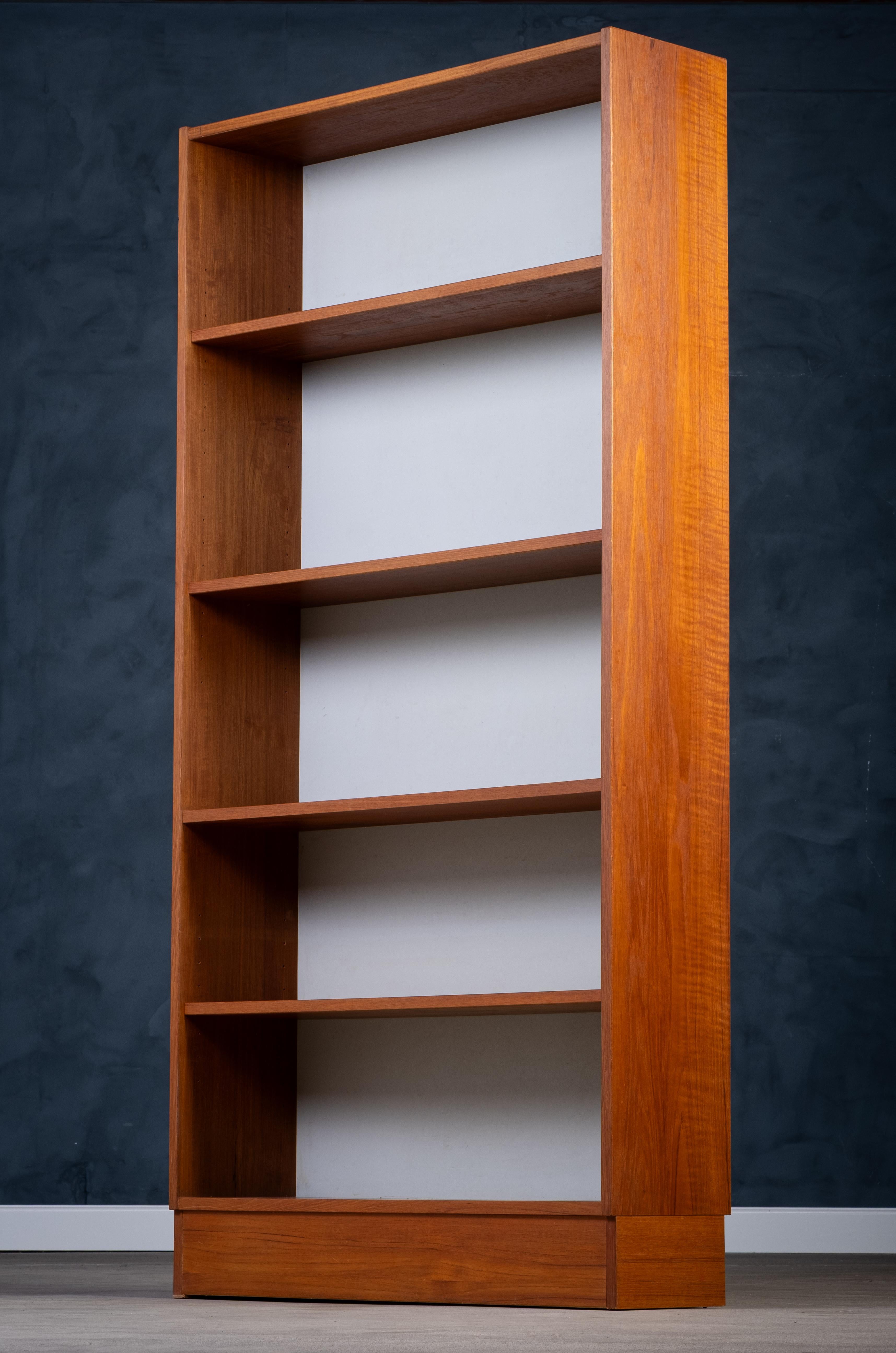 Mid-Century Modern Bibliothèque danoise en teck par Domino, années 1960 en vente