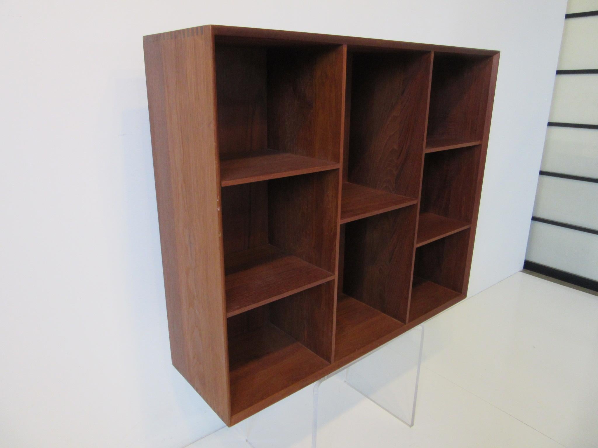 Danish Teak Bookcase by Peter Hvidt / Orla Molgaad In Good Condition In Cincinnati, OH