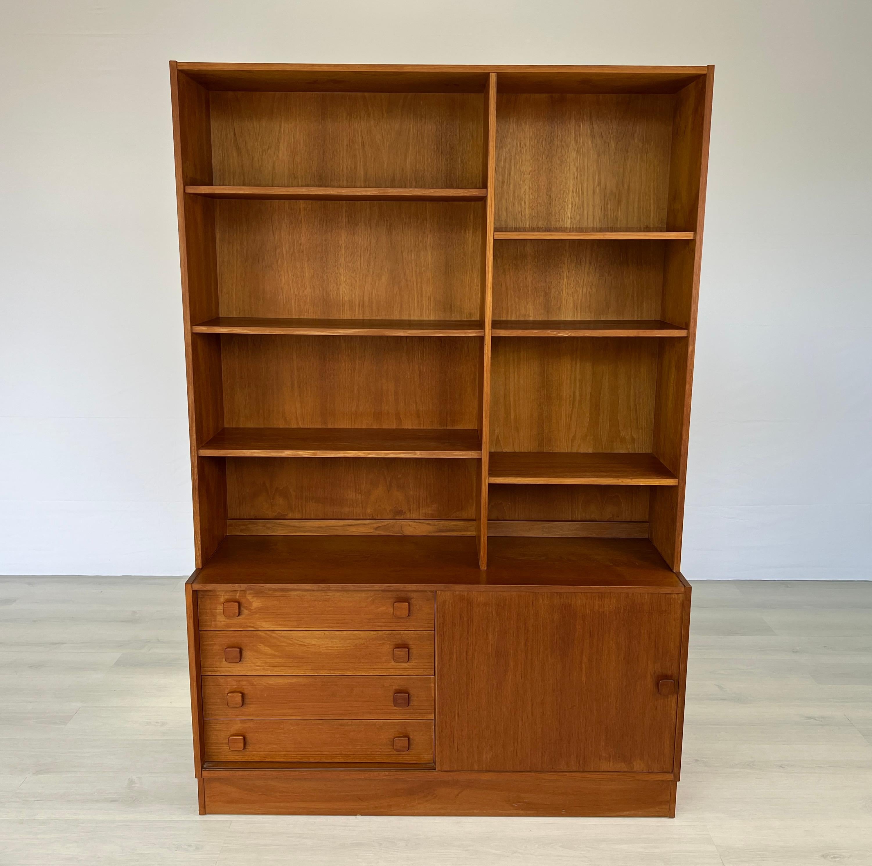 XX secolo Mobile libreria danese in teak in vendita