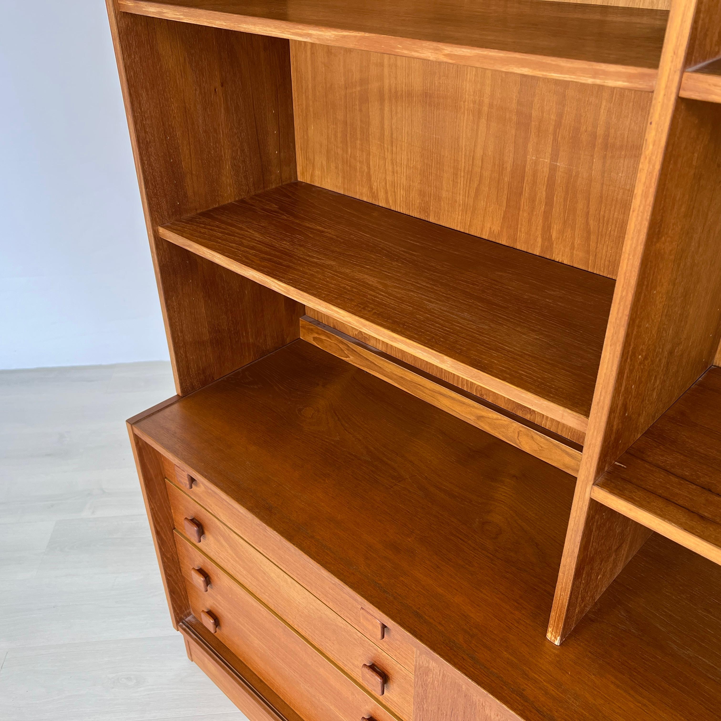 Mobile libreria danese in teak in vendita 1