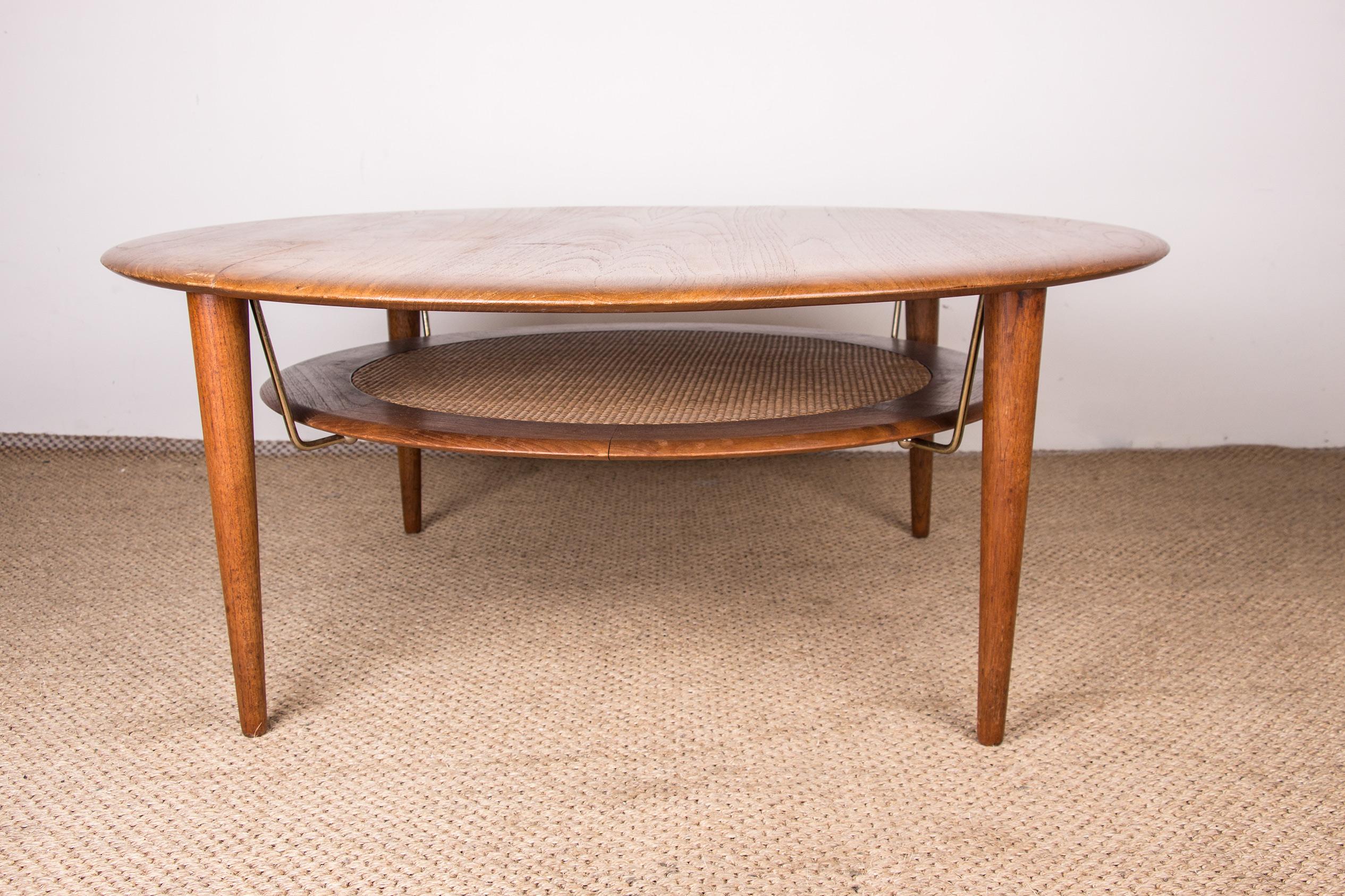 Danish Teak, Brass and Cane FD 515 Round 2-Tier Coffee Table by Peter Hvidt 3