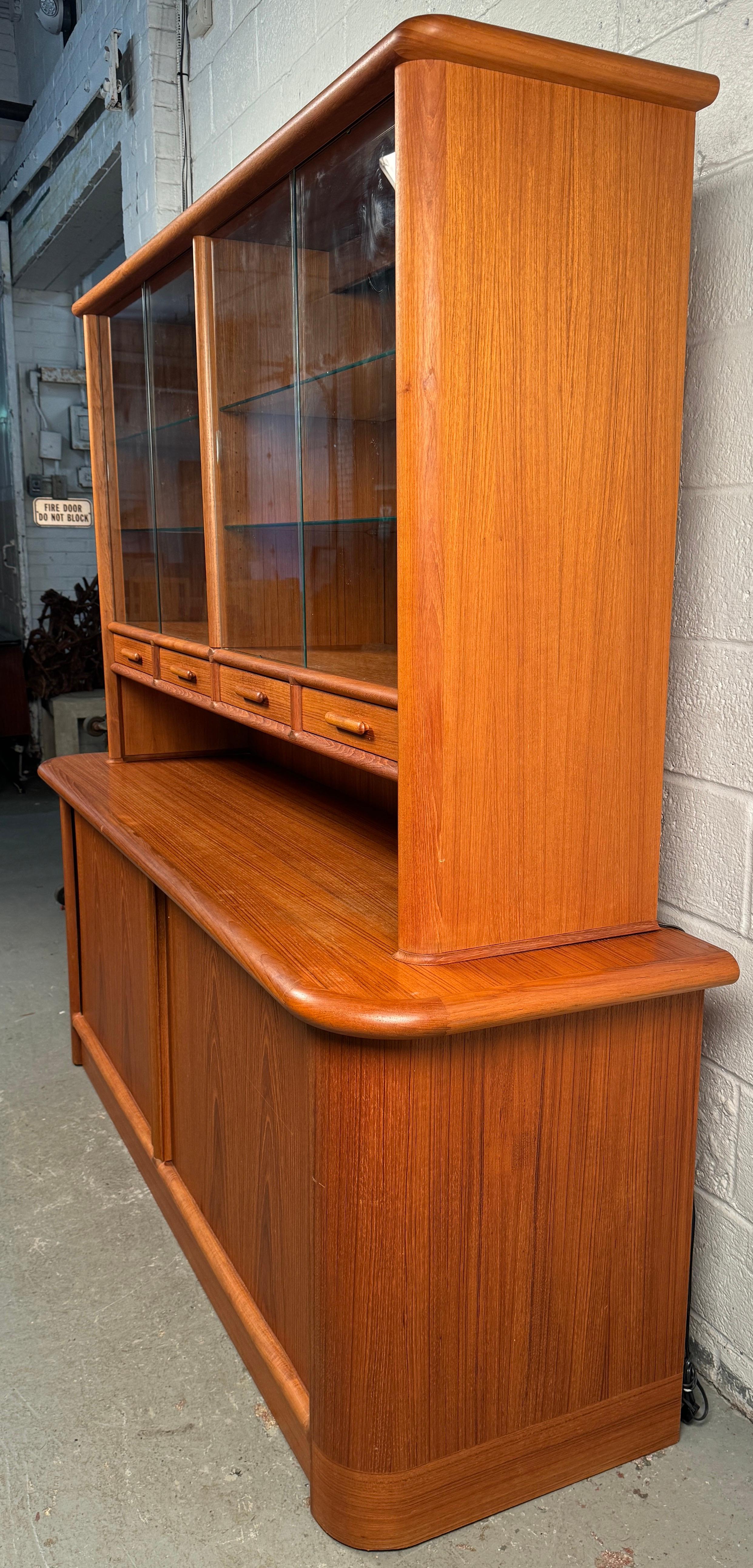 Mid-Century moderno Buffet in teak danese di Kibaek Mobelfabrik in vendita