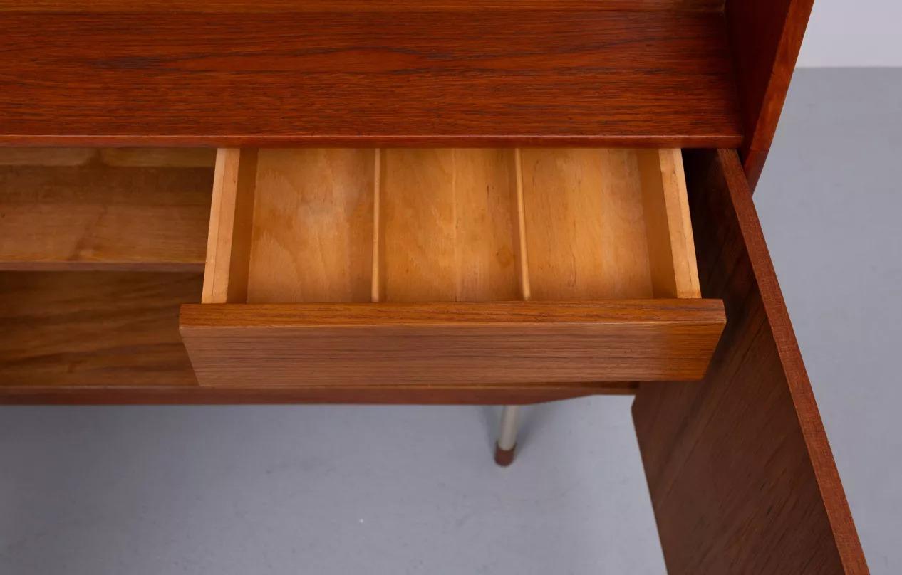 Armadio e scrivania/bar danese in teak, di Arne Vodder, anni '60 in vendita 4