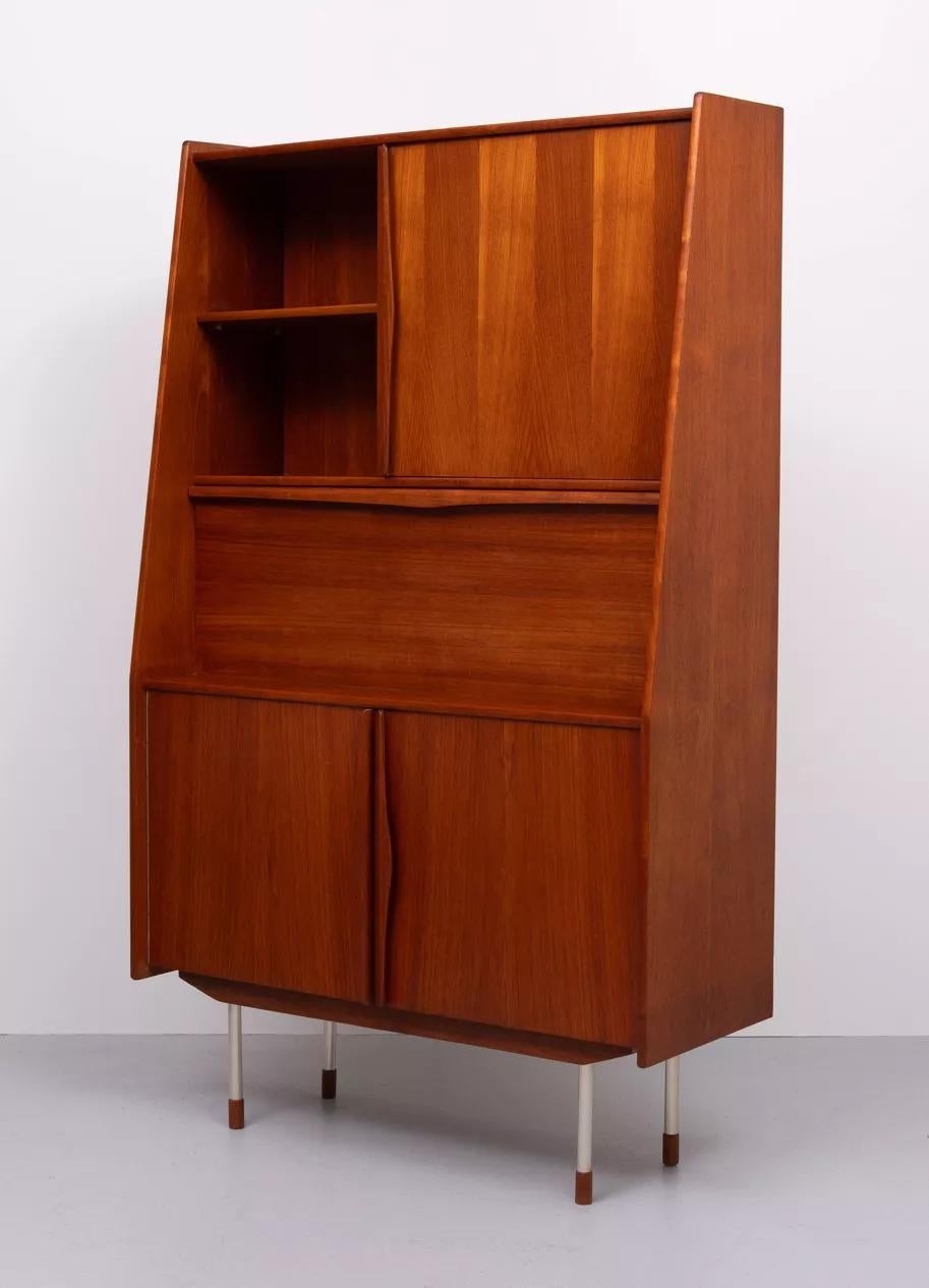 Armadio e scrivania/bar danese in teak, di Arne Vodder, anni '60 in vendita 6