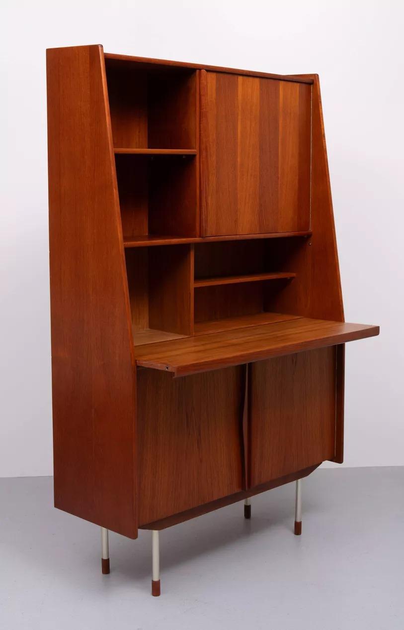 Mid-Century moderno Armadio e scrivania/bar danese in teak, di Arne Vodder, anni '60 in vendita