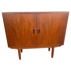 Dänischer Teakholzschrank von Brge Mogensen für Sborg Furniture, 1950er Jahre