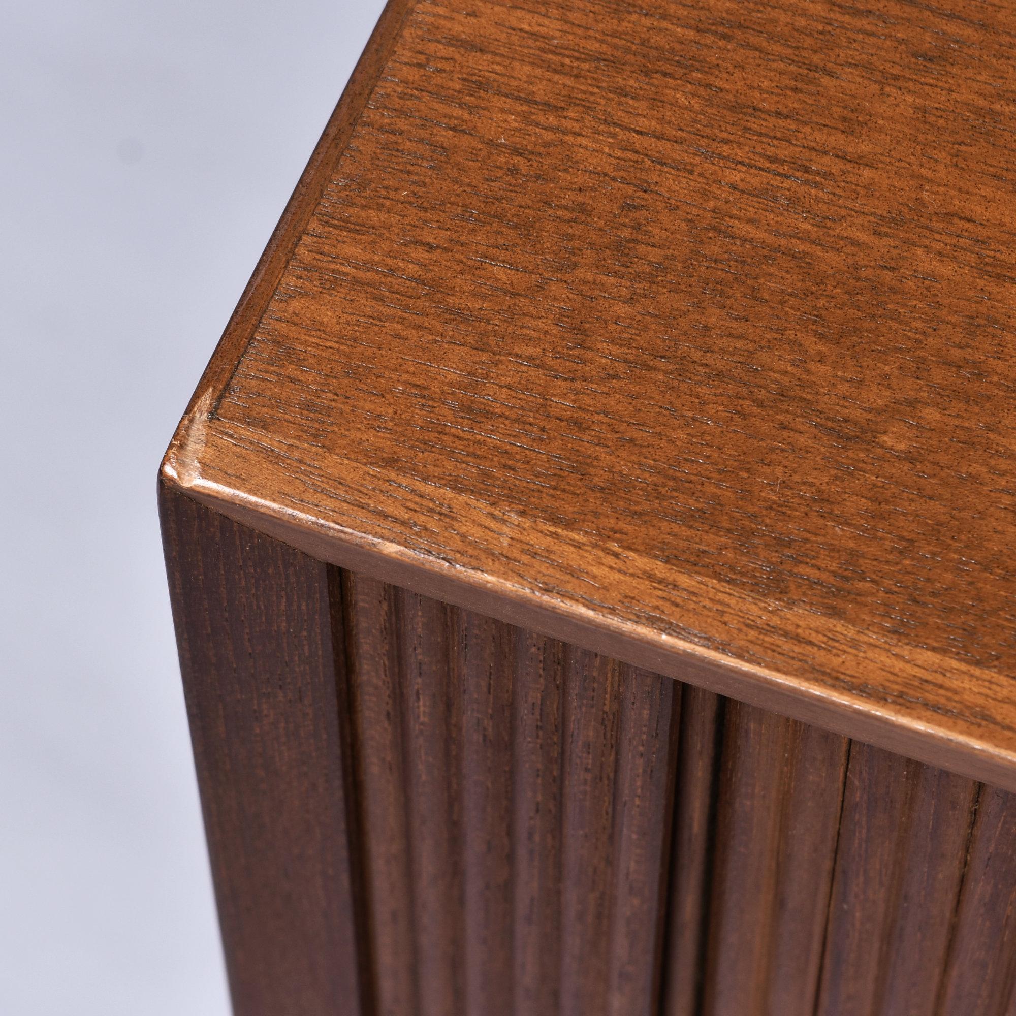 Armadio danese in teak con ante a tamburo di Lyby Mobler in vendita 3