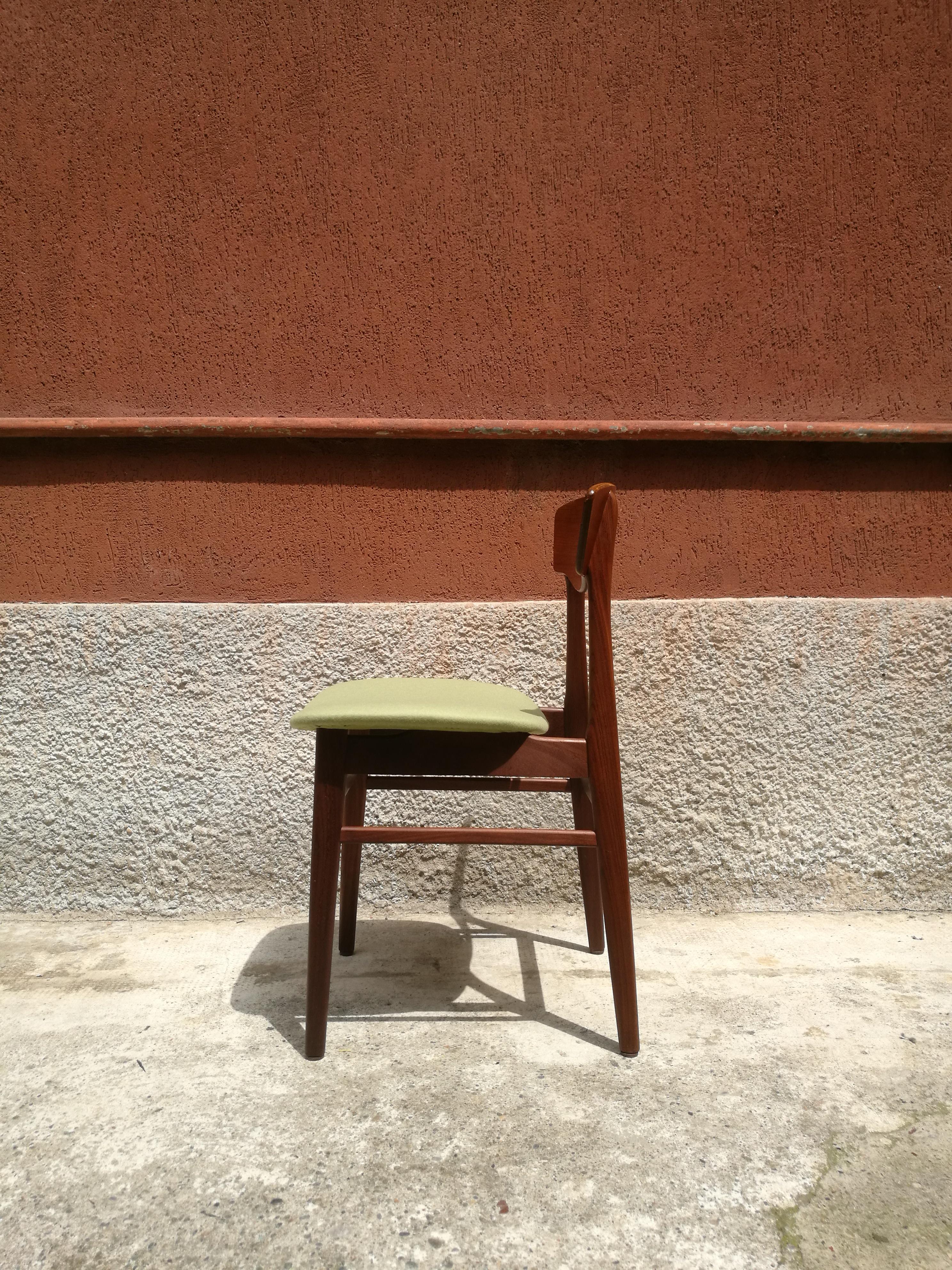 Danish Teak Chairs with Green Seats from 1960s In Good Condition In MIlano, IT