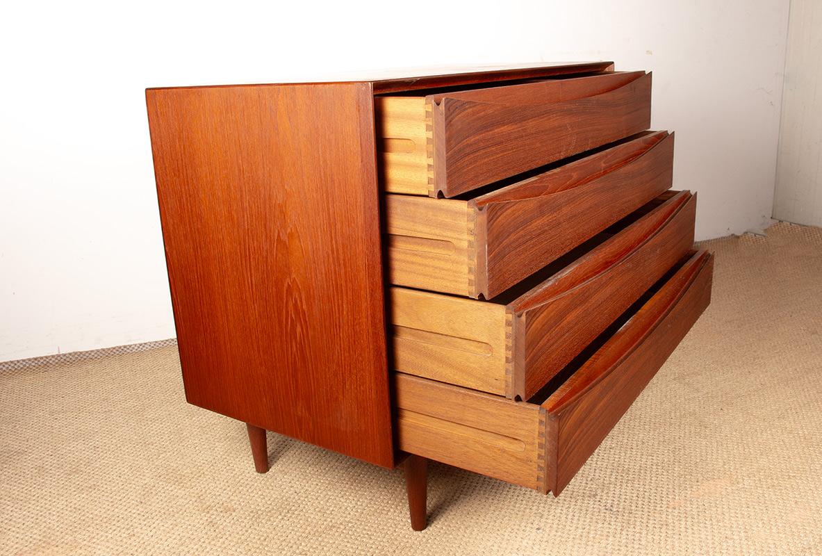 Danish teak chest of drawers, 4 drawers by Arne Vodder for Sibast 1960. For Sale 7