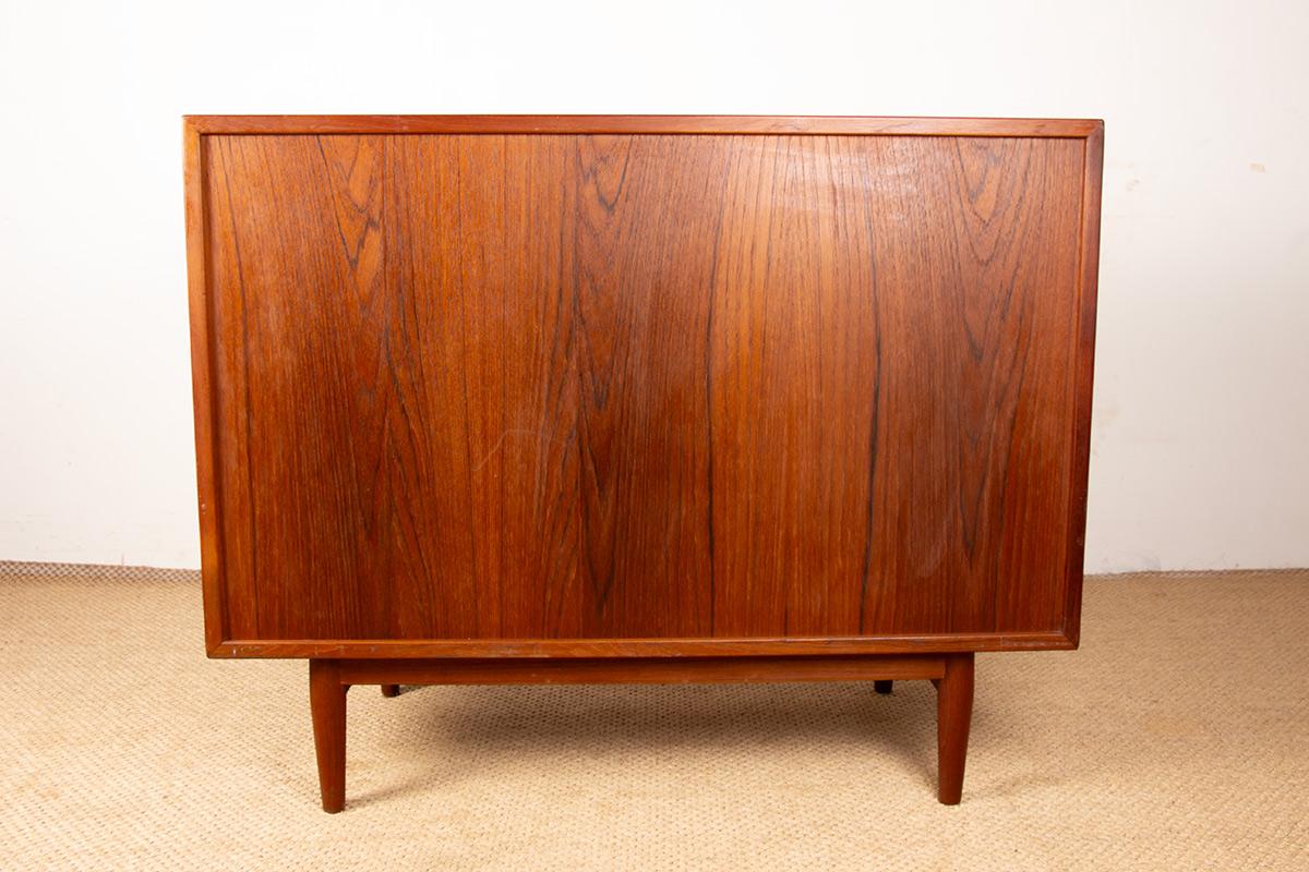 Danish teak chest of drawers, 4 drawers by Arne Vodder for Sibast 1960. For Sale 9