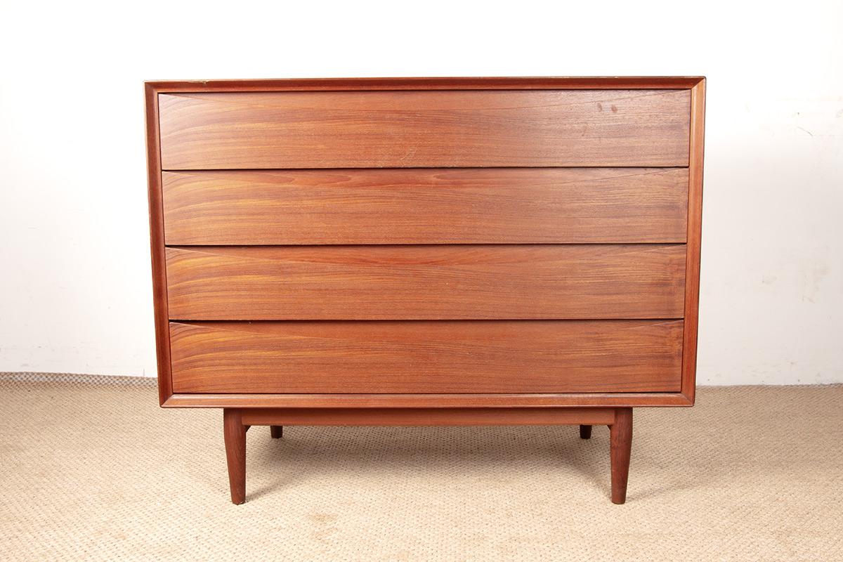 Danish teak chest of drawers, 4 drawers by Arne Vodder for Sibast 1960. For Sale 10