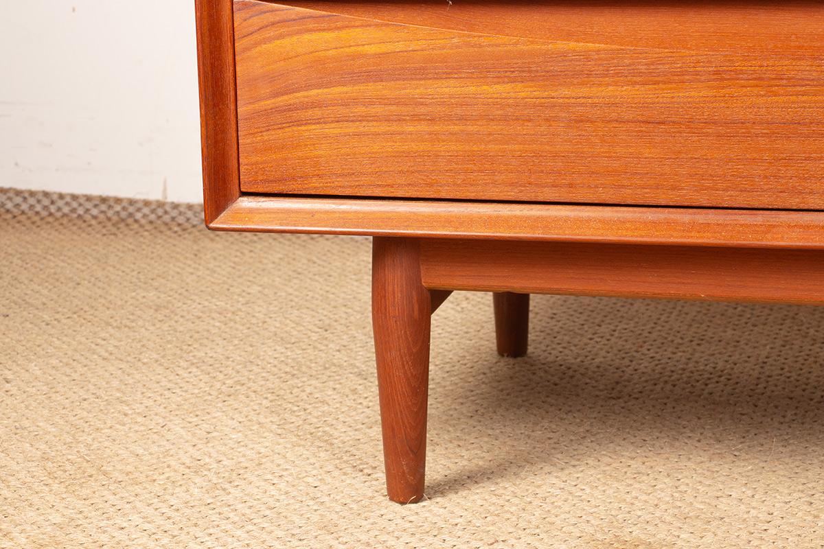 Danish teak chest of drawers, 4 drawers by Arne Vodder for Sibast 1960. In Excellent Condition For Sale In JOINVILLE-LE-PONT, FR
