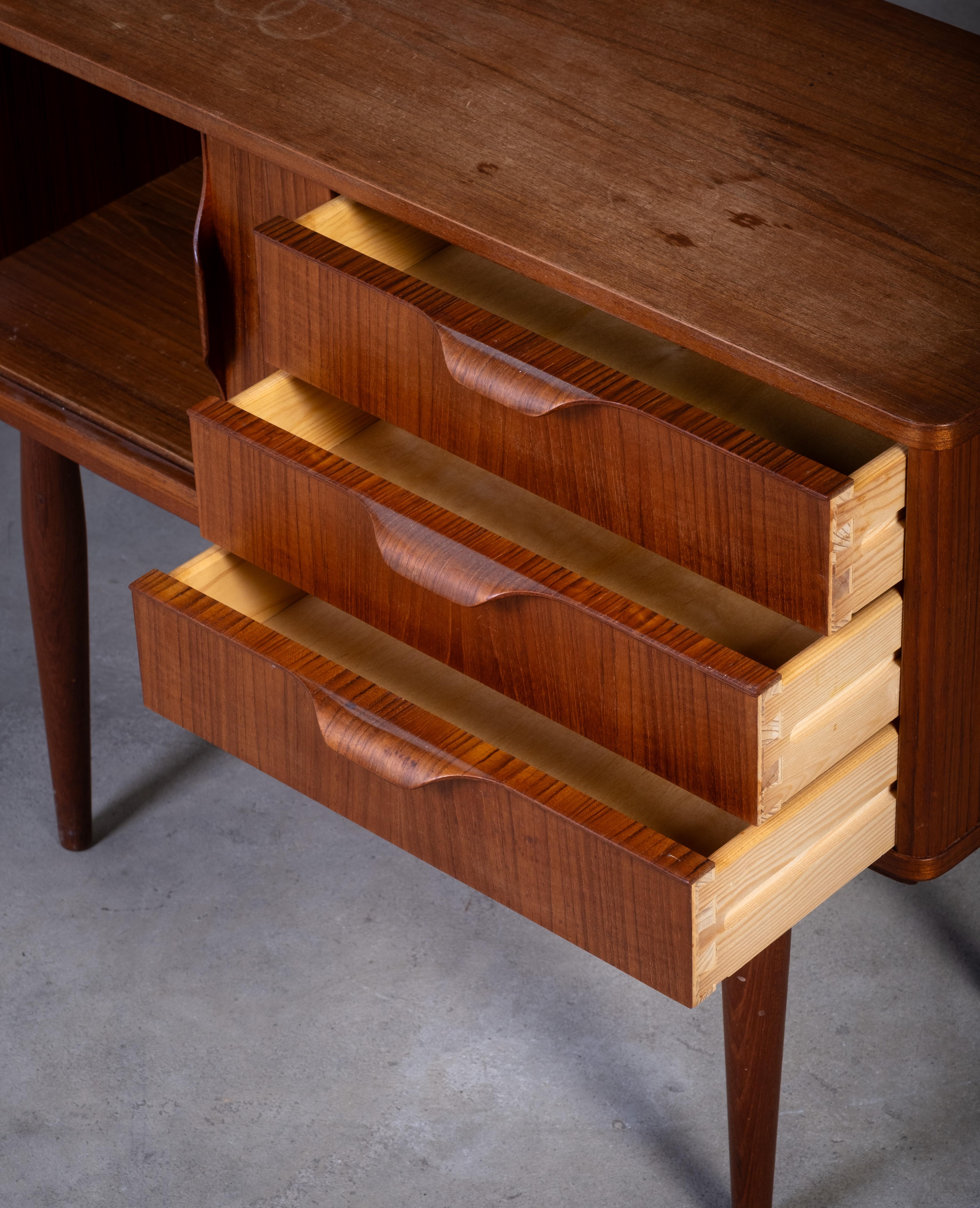 Teak Cassettiera danese in teak attribuita ad Aksel Kjersgaard, anni '60 in vendita