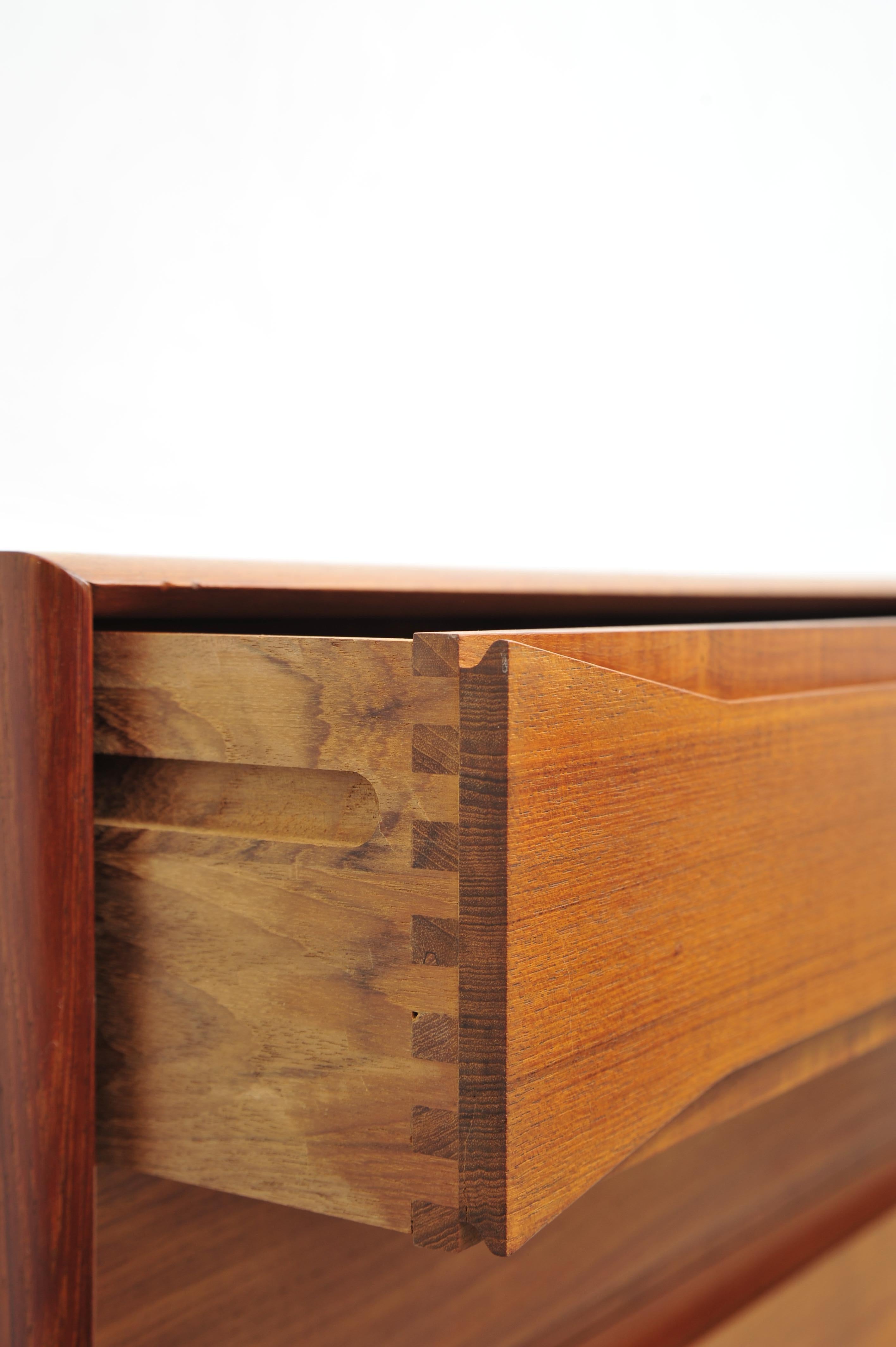 Cassettiera danese in teak di Dyrlund, design scandinavo di metà secolo in vendita 4