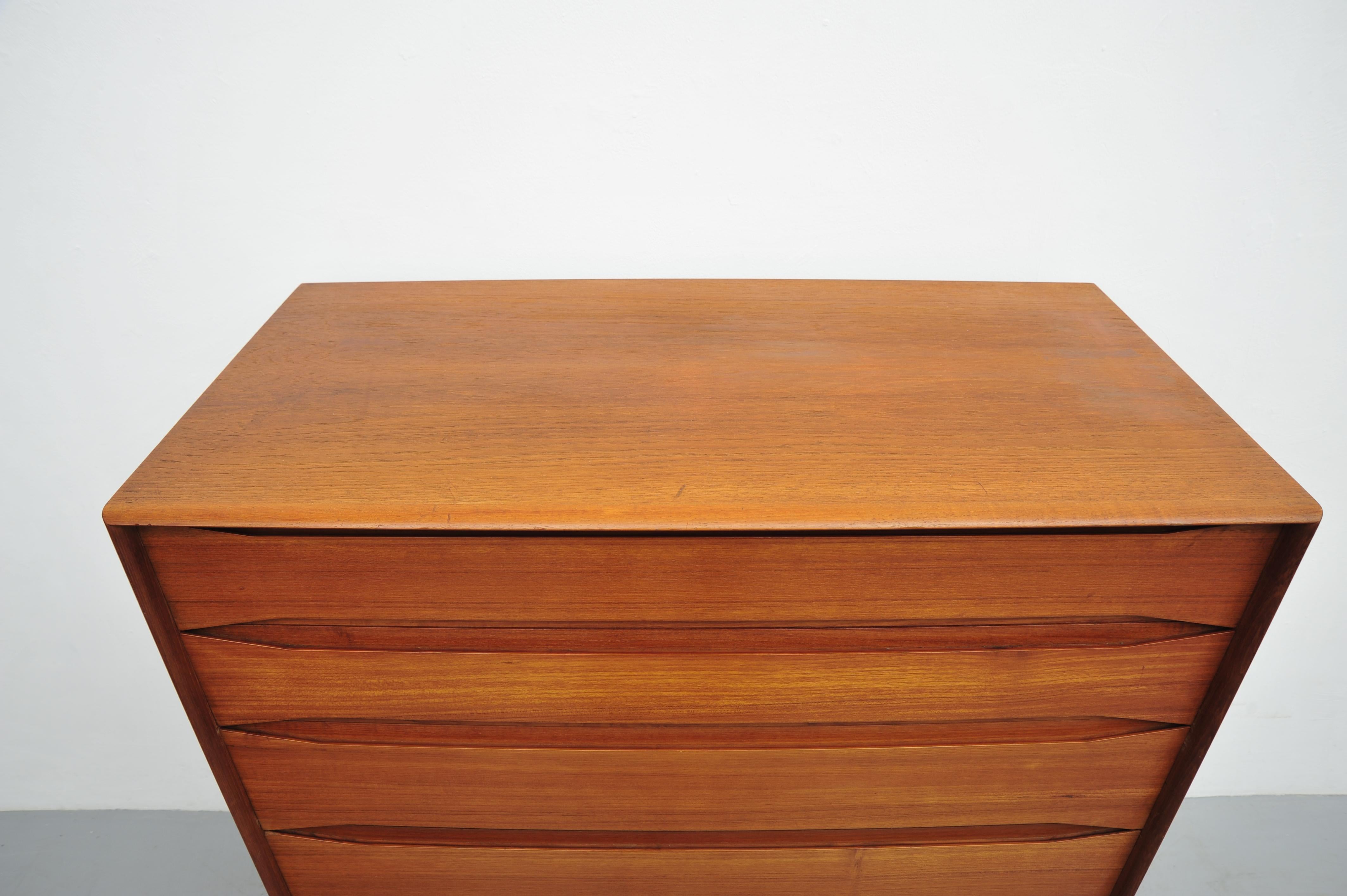 Cassettiera danese in teak di Dyrlund, design scandinavo di metà secolo in vendita 7