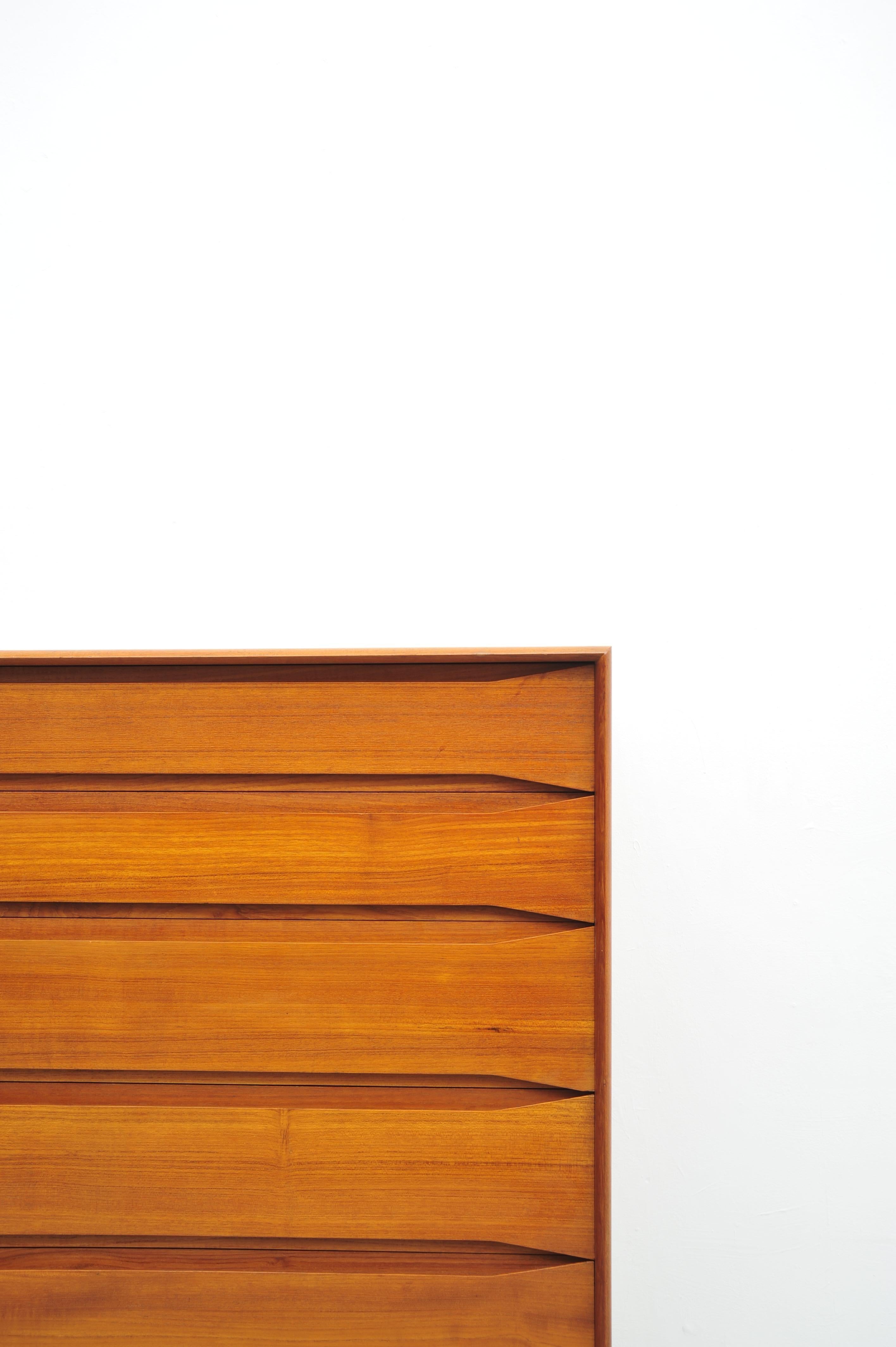 Cassettiera danese in teak di Dyrlund, design scandinavo di metà secolo in vendita 2
