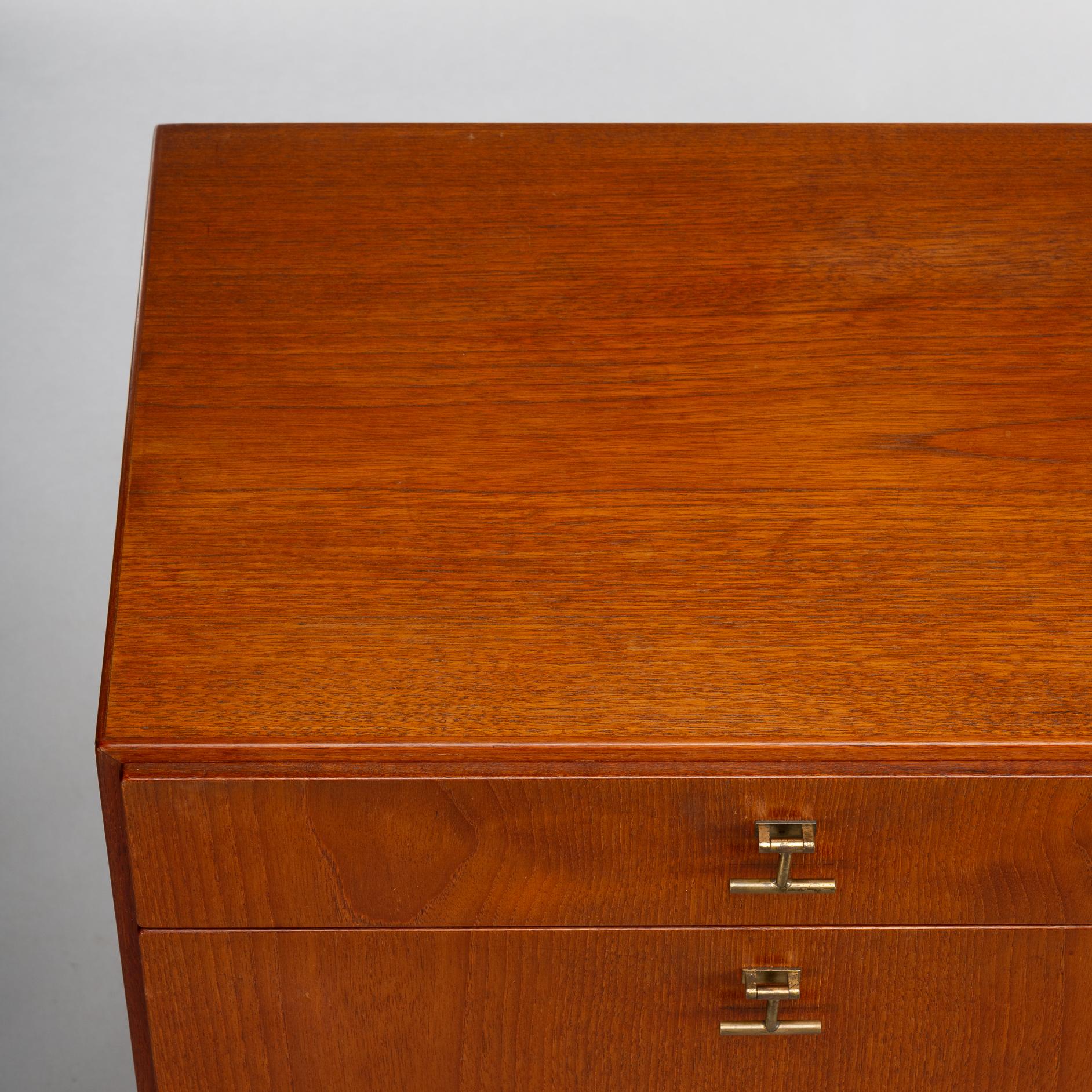 Danish Teak Chest of Drawers No. 234 by Børge Mogensen for FDB Mobler, 1960s 4