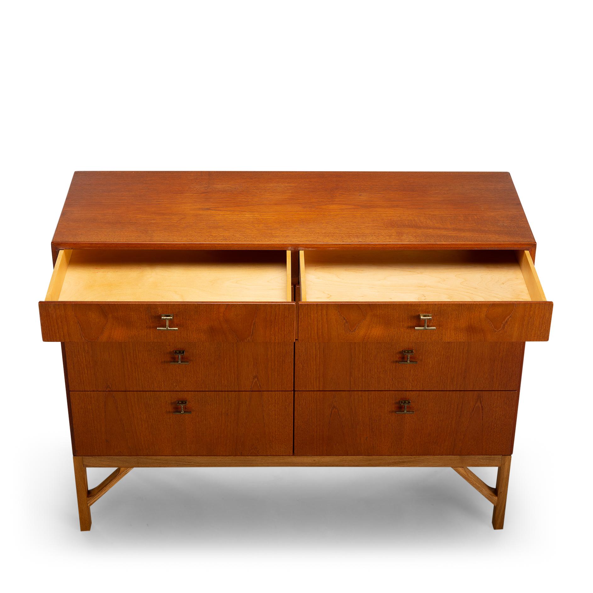 Veneer Danish Teak Chest of Drawers No. 234 by Børge Mogensen for FDB Mobler, 1960s
