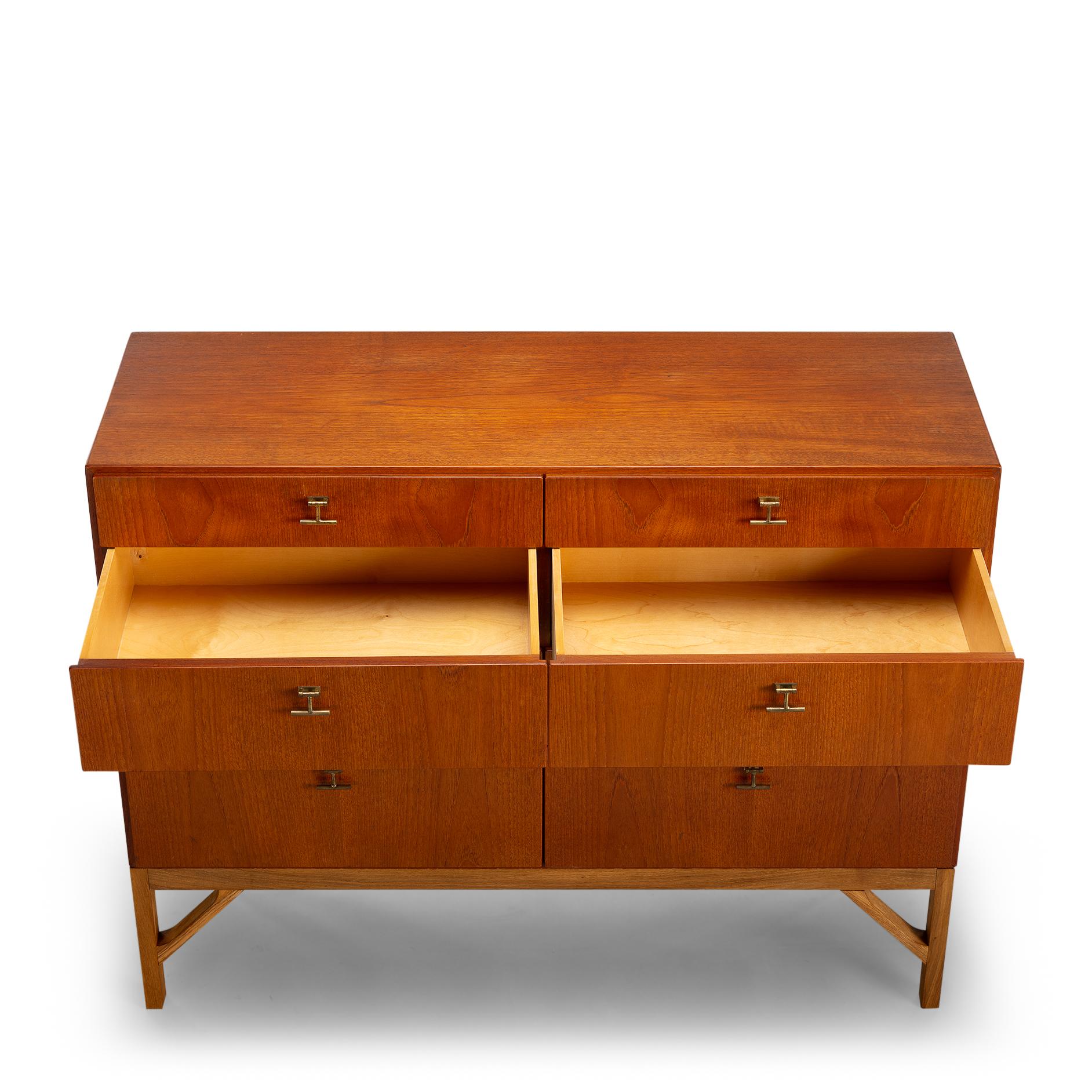 Danish Teak Chest of Drawers No. 234 by Børge Mogensen for FDB Mobler, 1960s In Good Condition In Breda, Netherlands