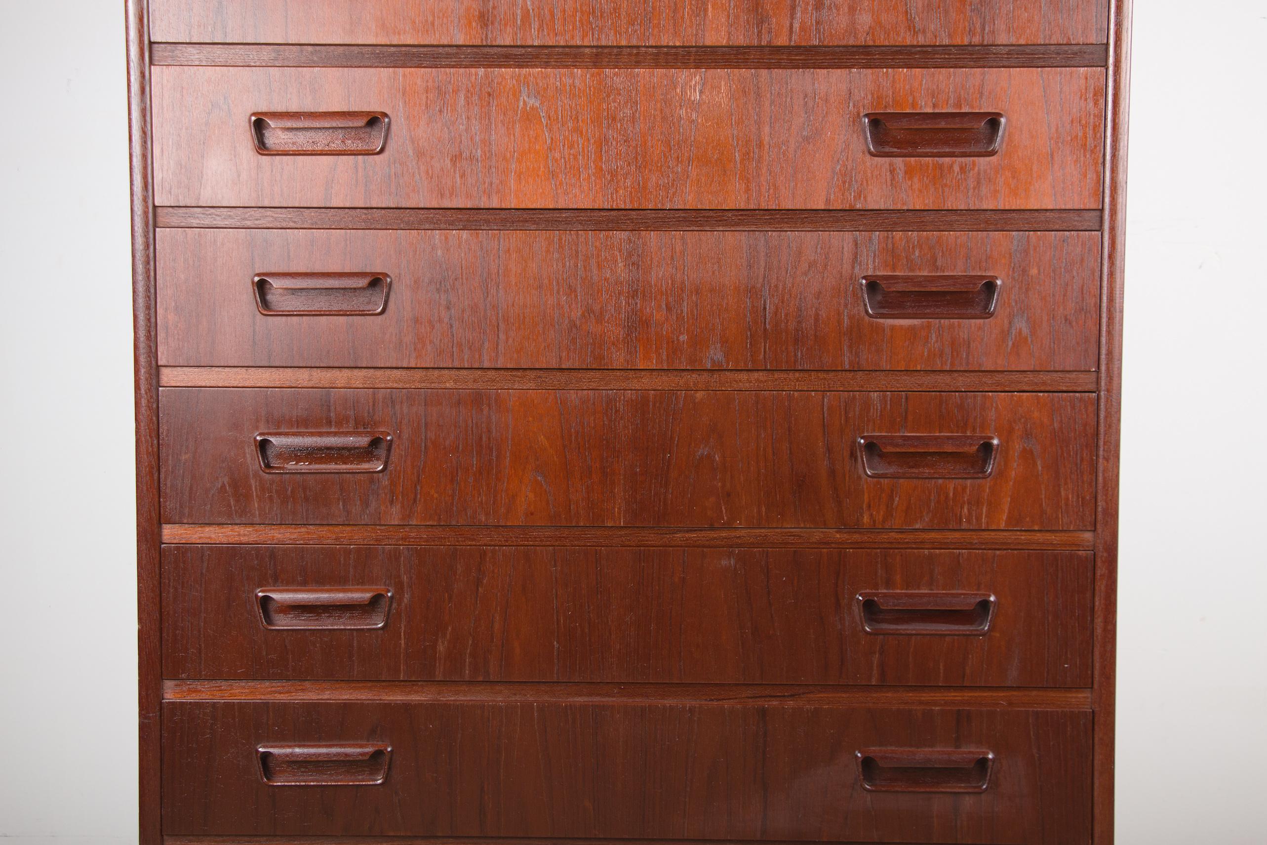 Danish teak chest of drawers or 