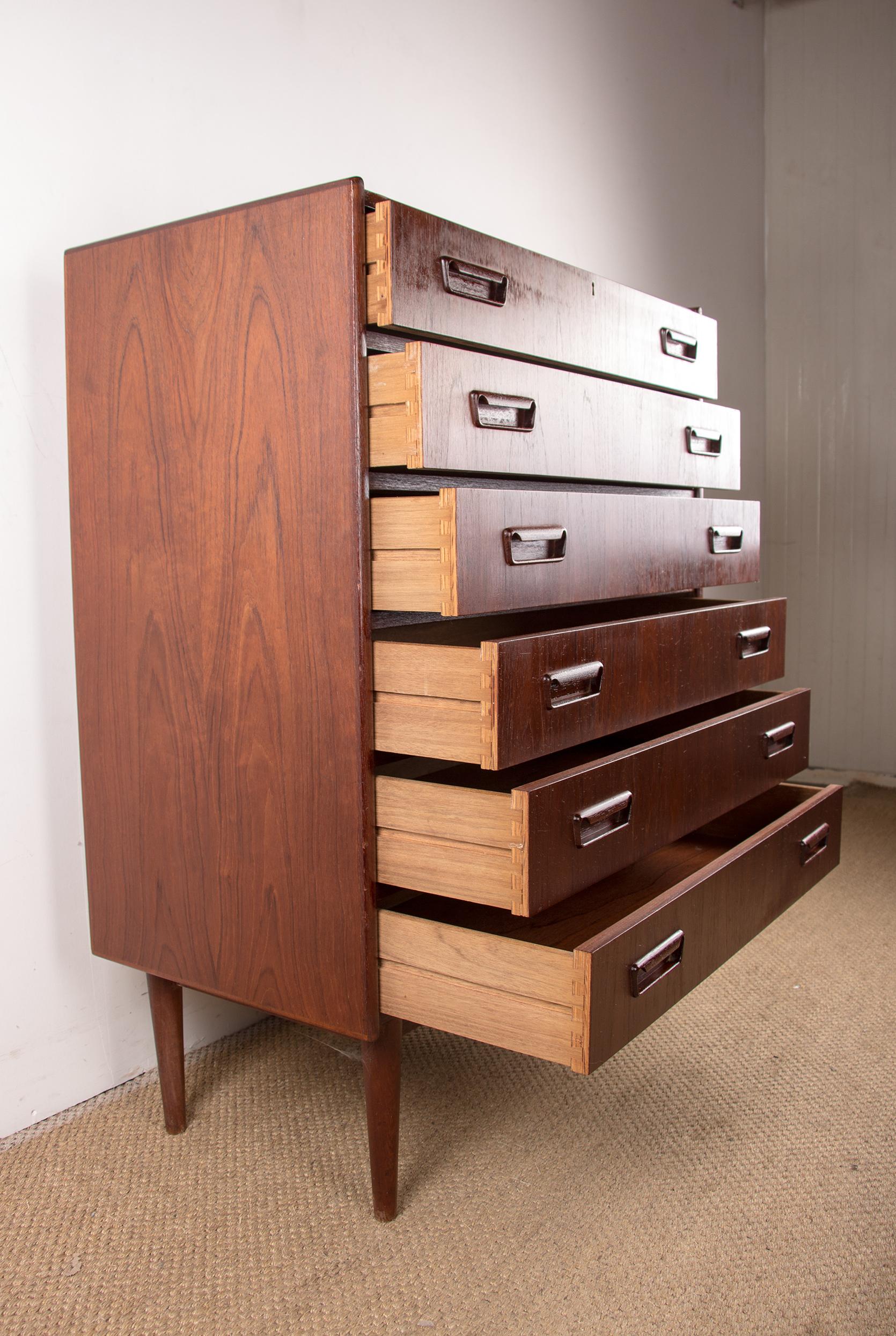 Danish teak chest of drawers or 