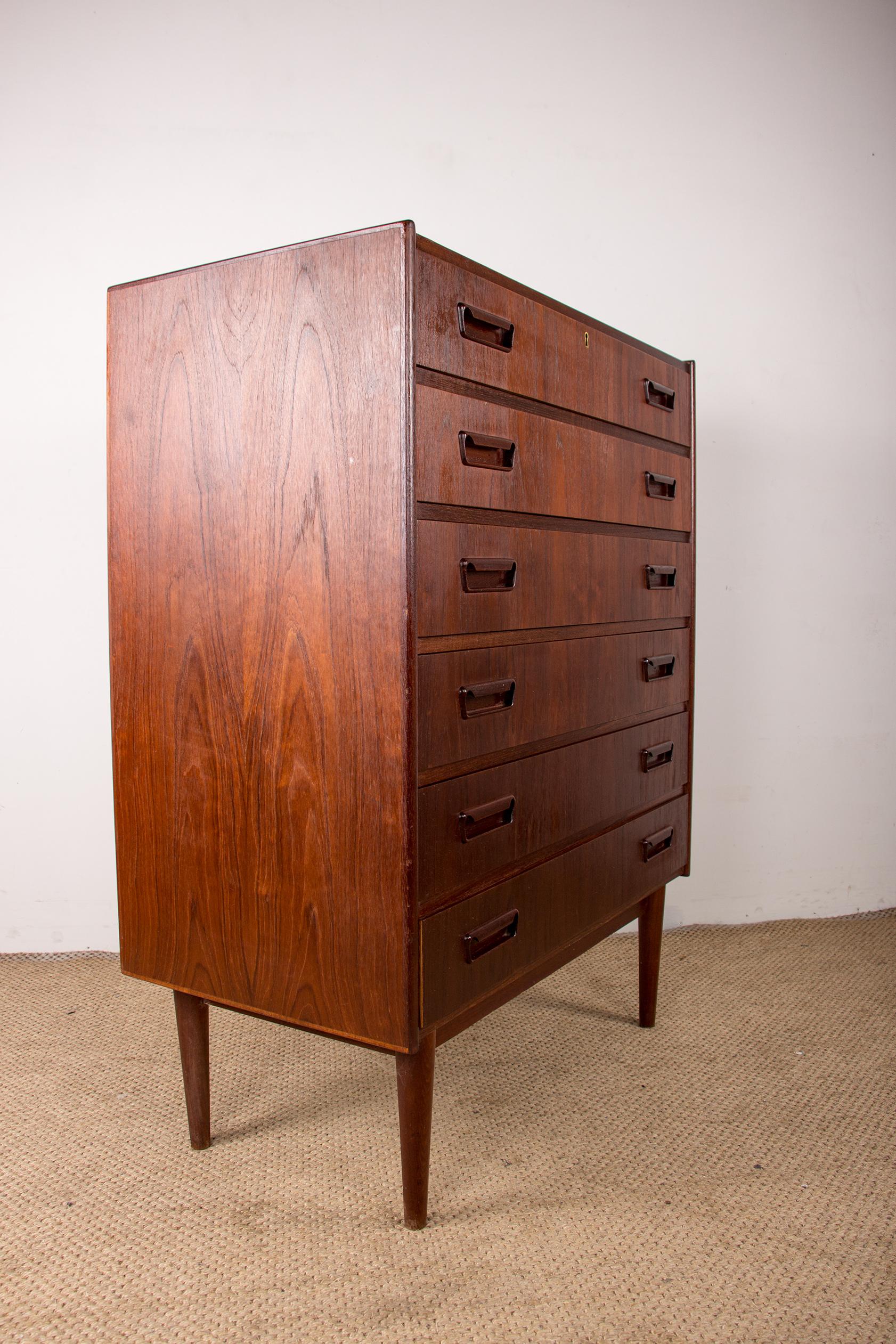 Danish teak chest of drawers or 