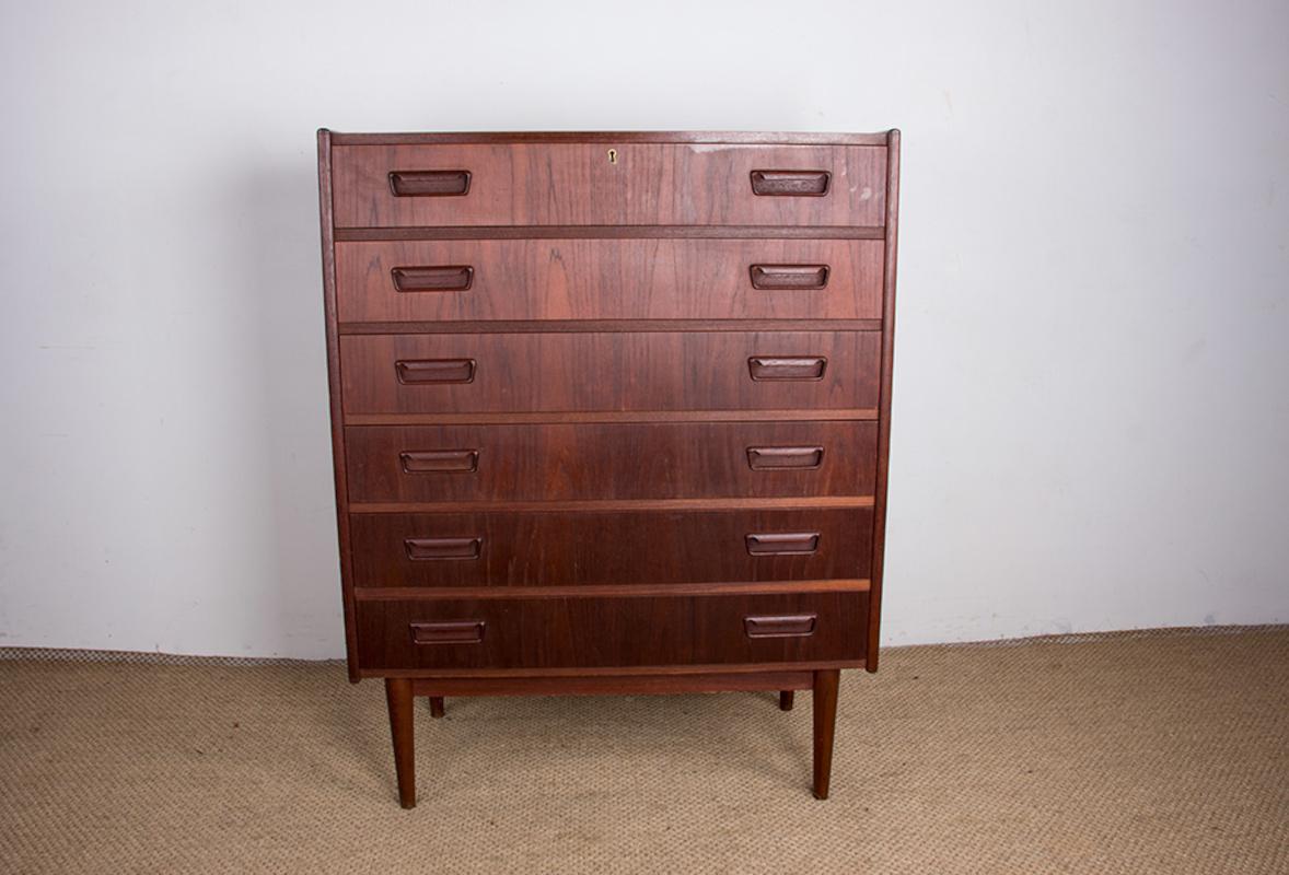Large Scandinavian chest of drawers. 6 drawers offer a large storage capacity, elegant and very functional piece of furniture.
