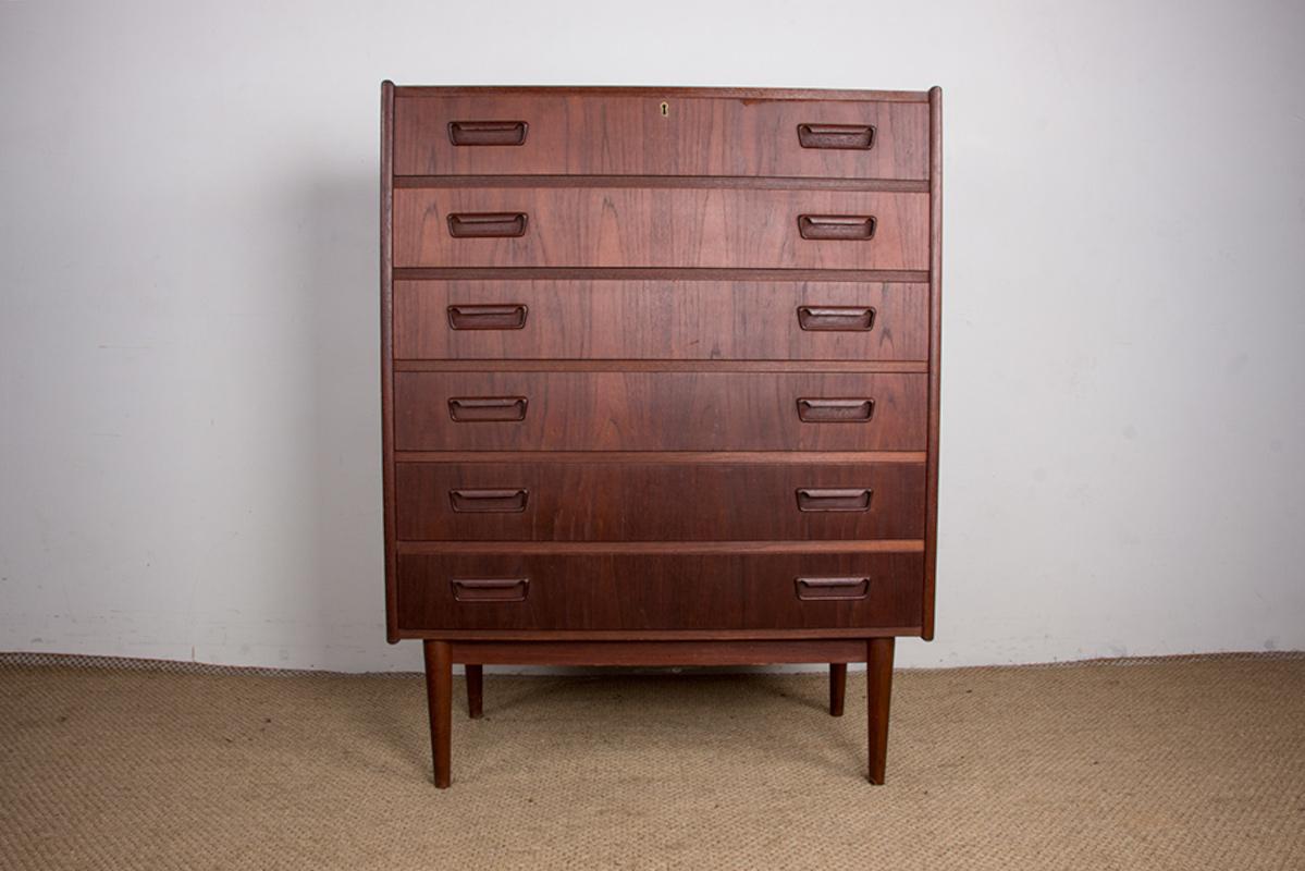 Scandinavian Modern Danish teak chest of drawers or 
