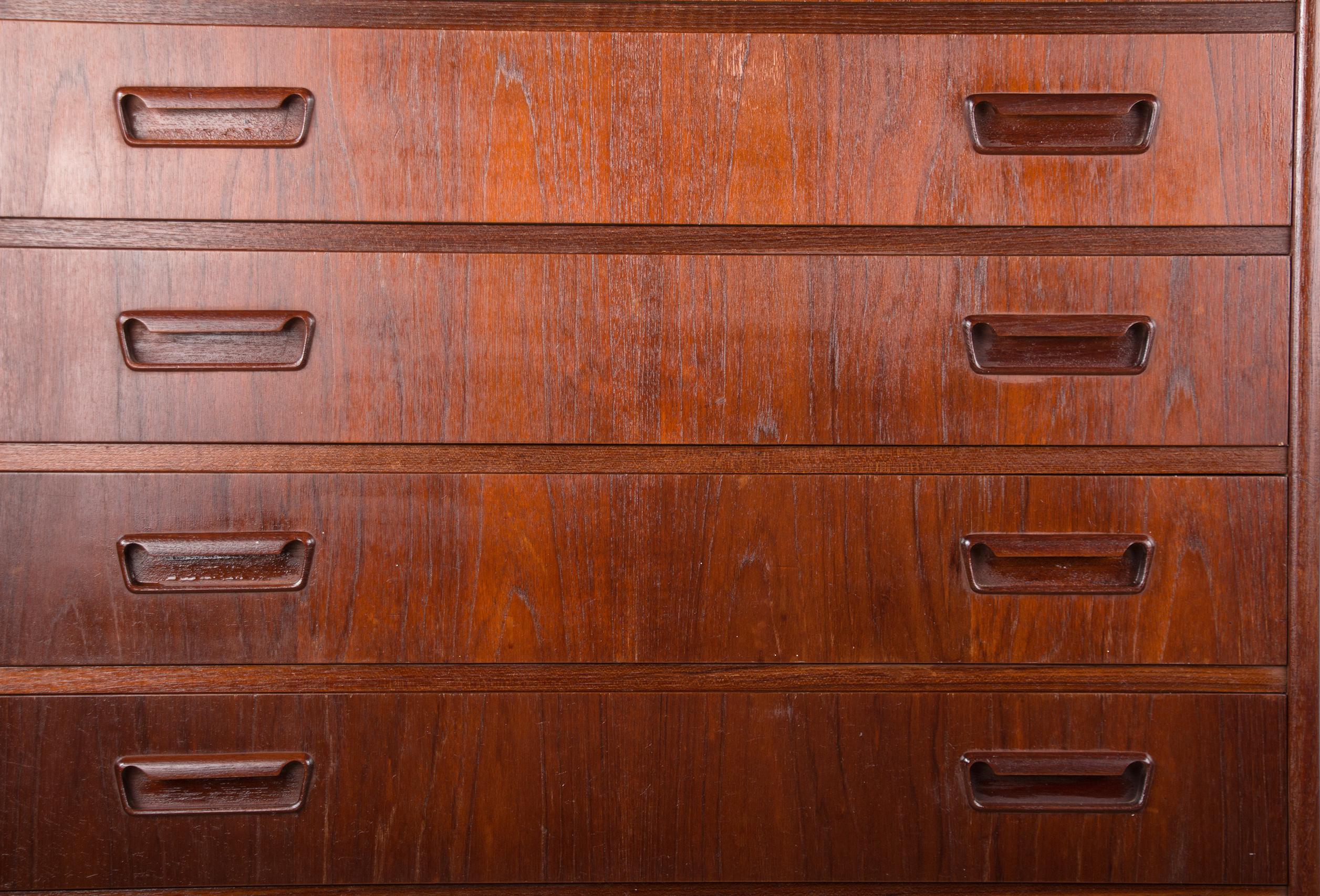 Danish teak chest of drawers or 