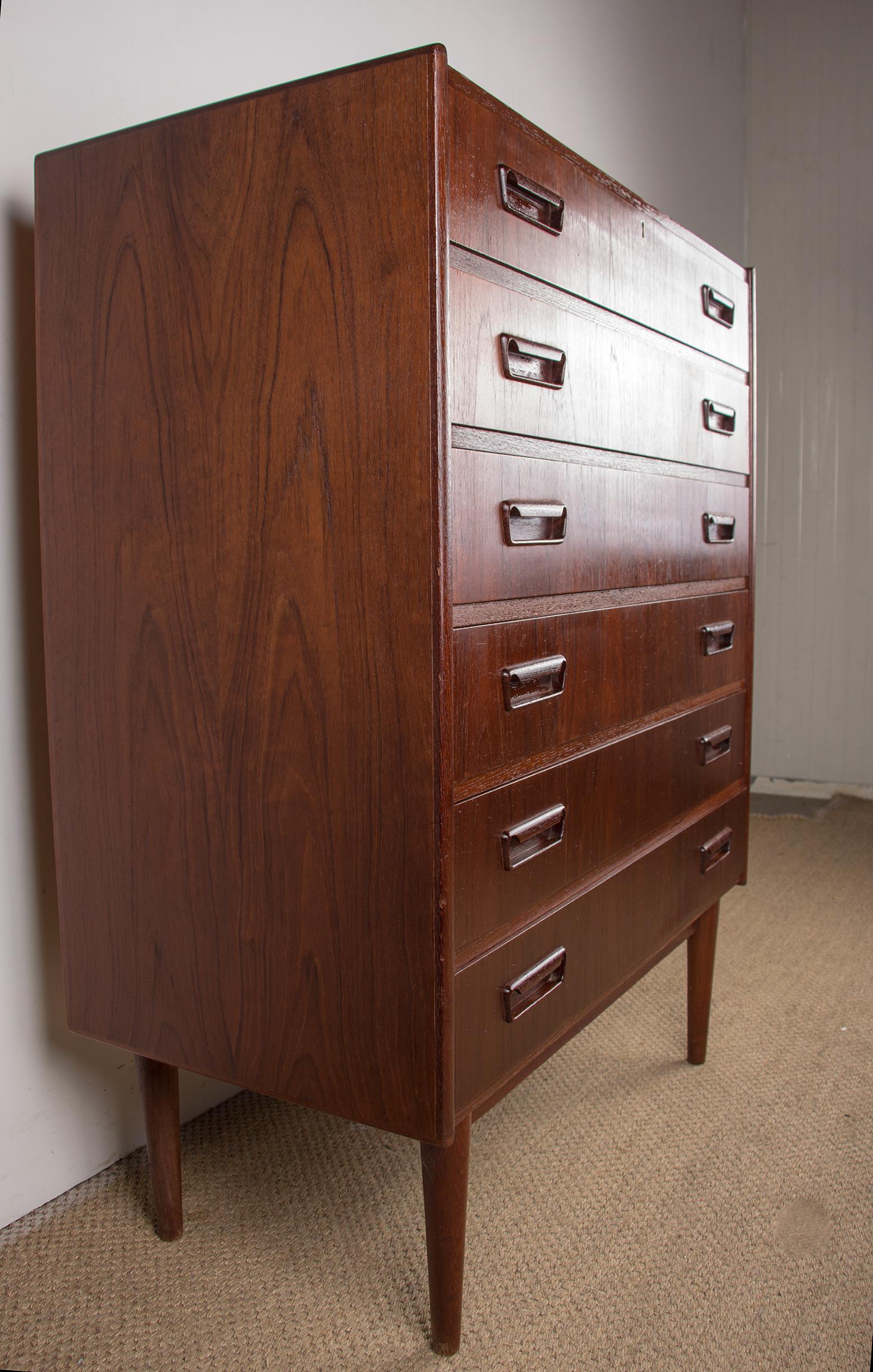 Danish teak chest of drawers or 