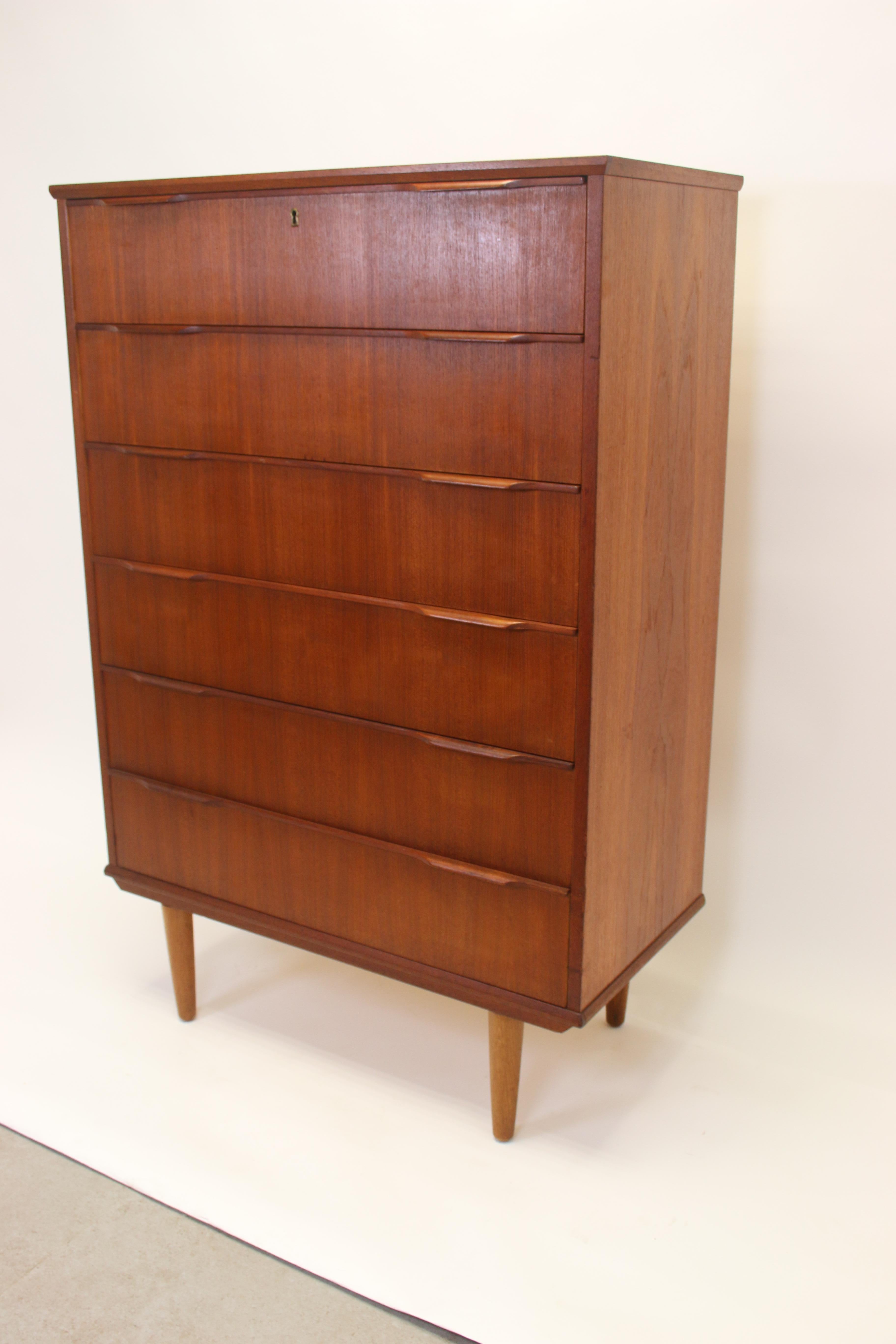 Danish Teak Chest of Drawers with 6 Drawers 5