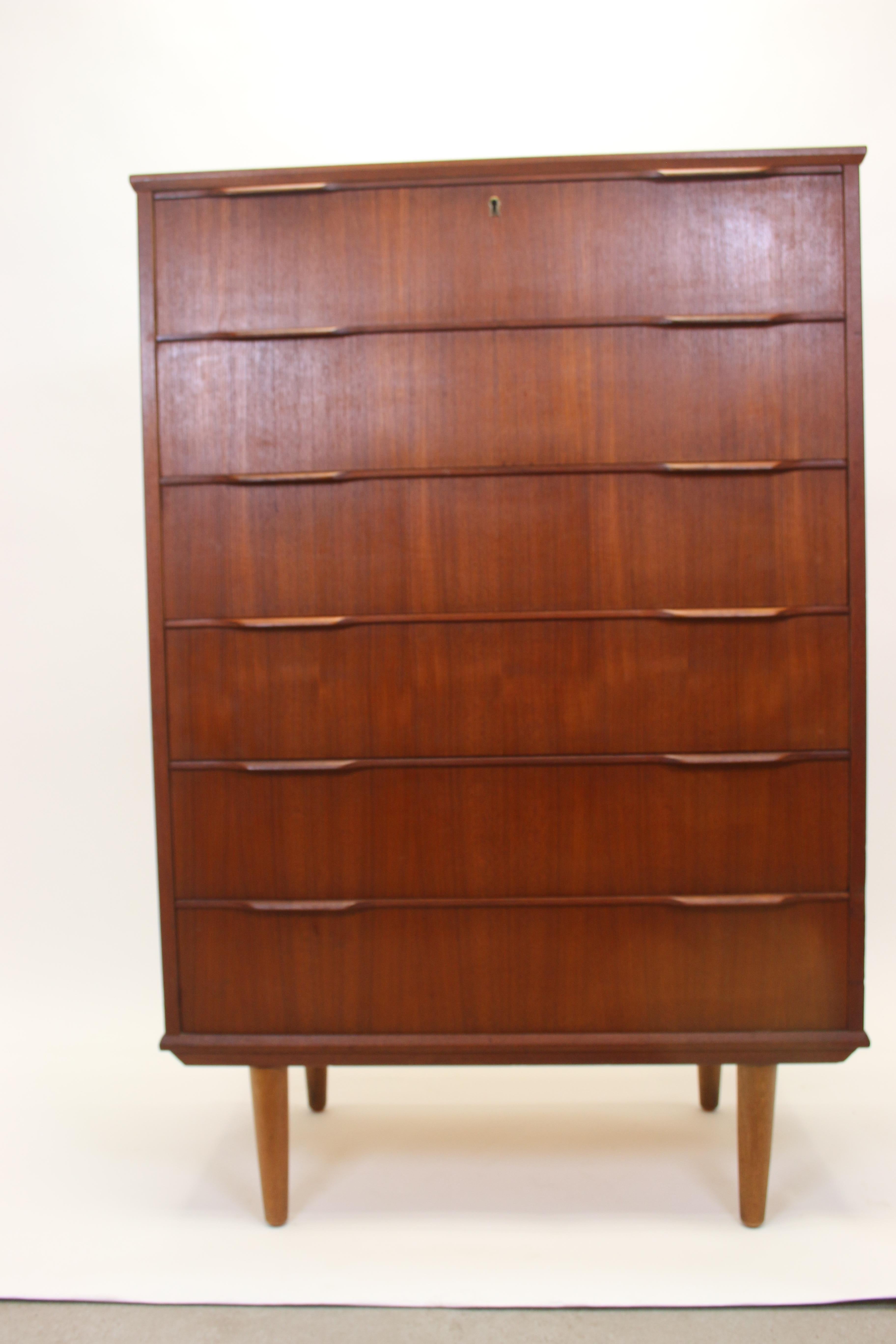 Mid-20th Century Danish Teak Chest of Drawers with 6 Drawers
