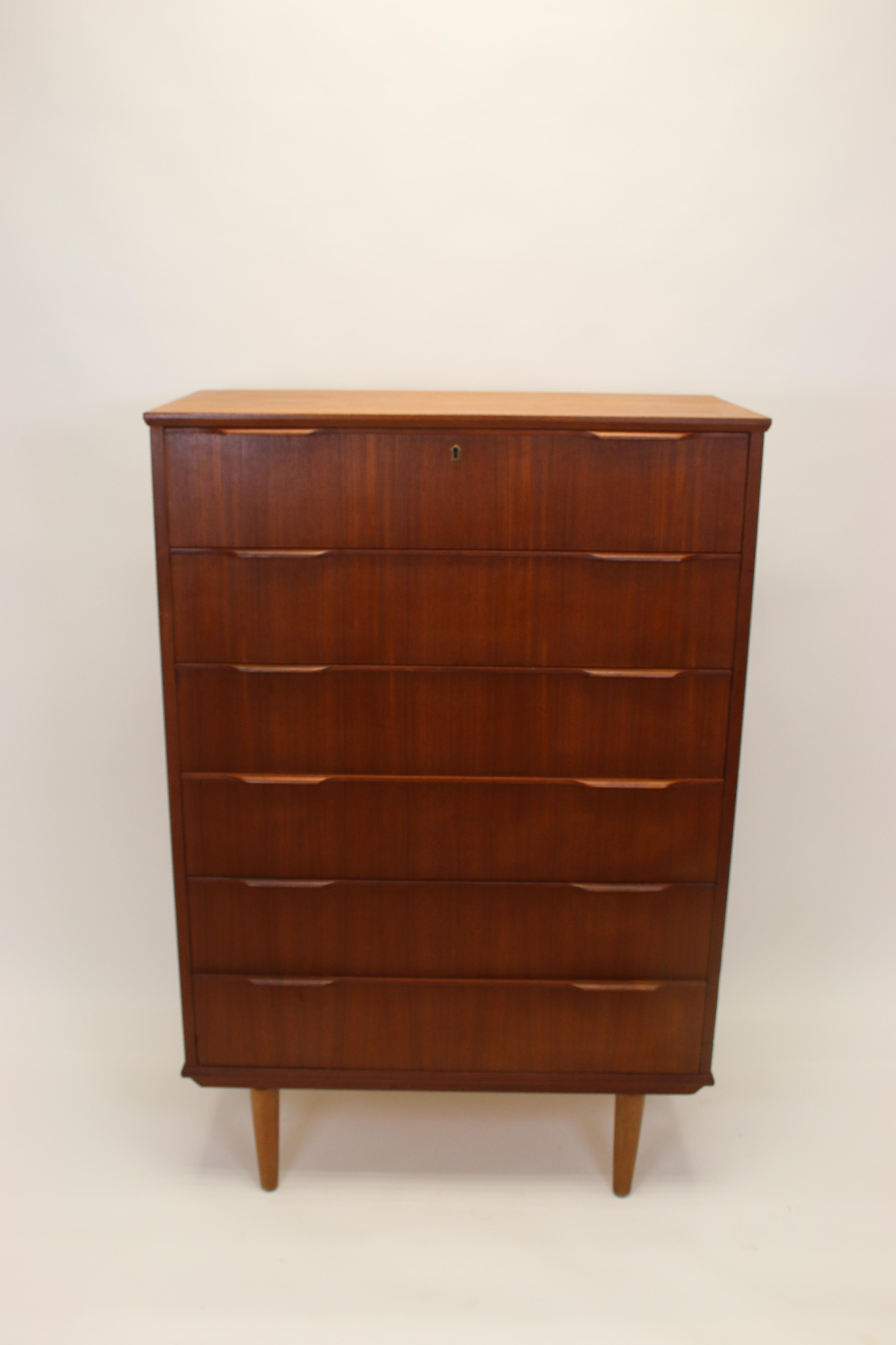 Danish Teak Chest of Drawers with 6 Drawers 1