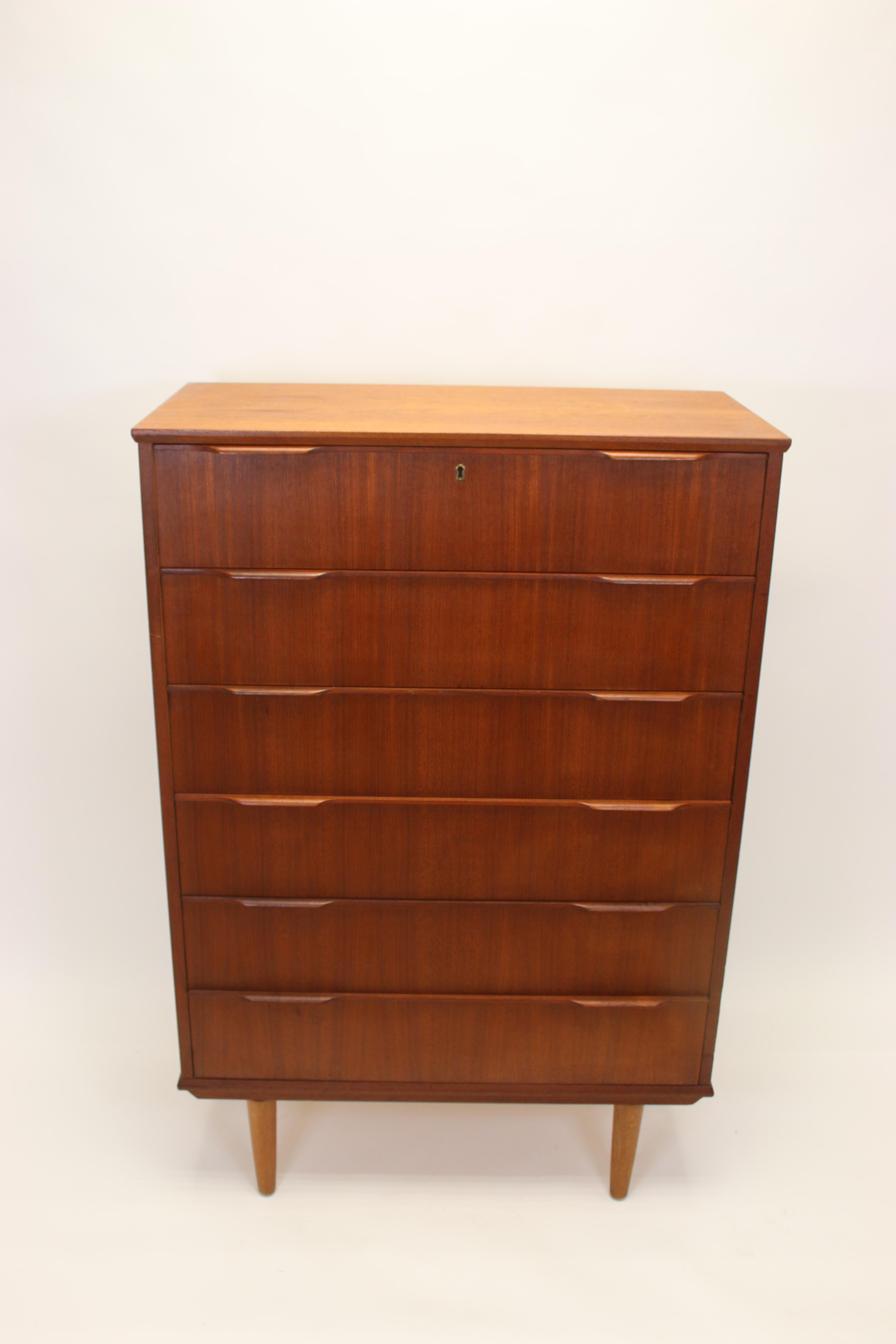 Danish Teak Chest of Drawers with 6 Drawers 2