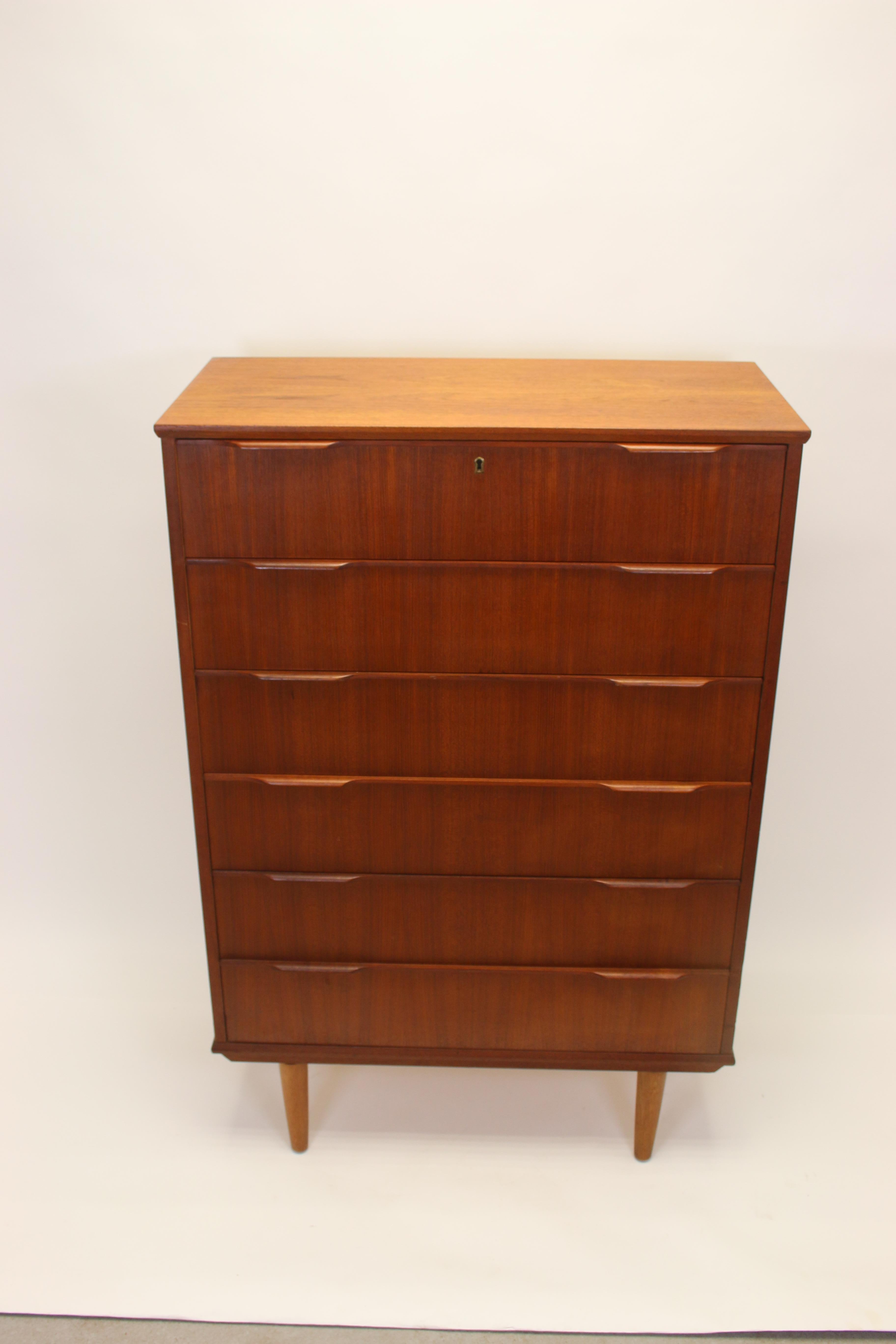 Danish Teak Chest of Drawers with 6 Drawers 3