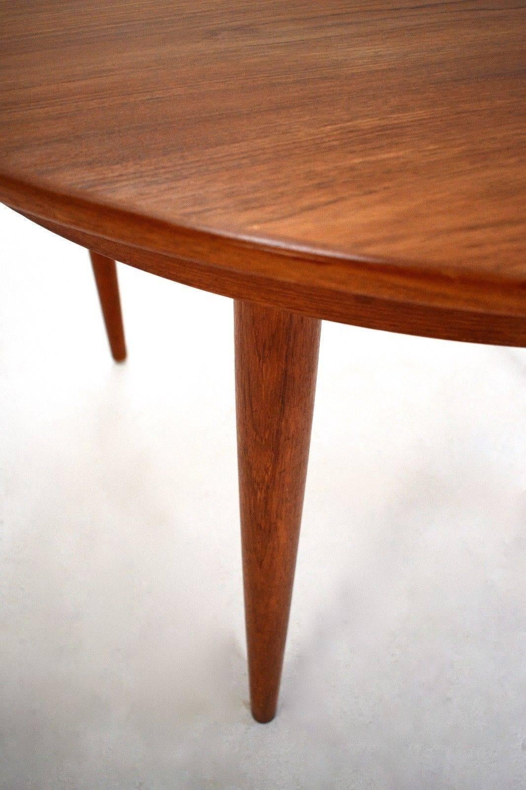 Danish Teak Circular Double Extending Dining Table Midcentury, 1960s In Excellent Condition For Sale In London, GB