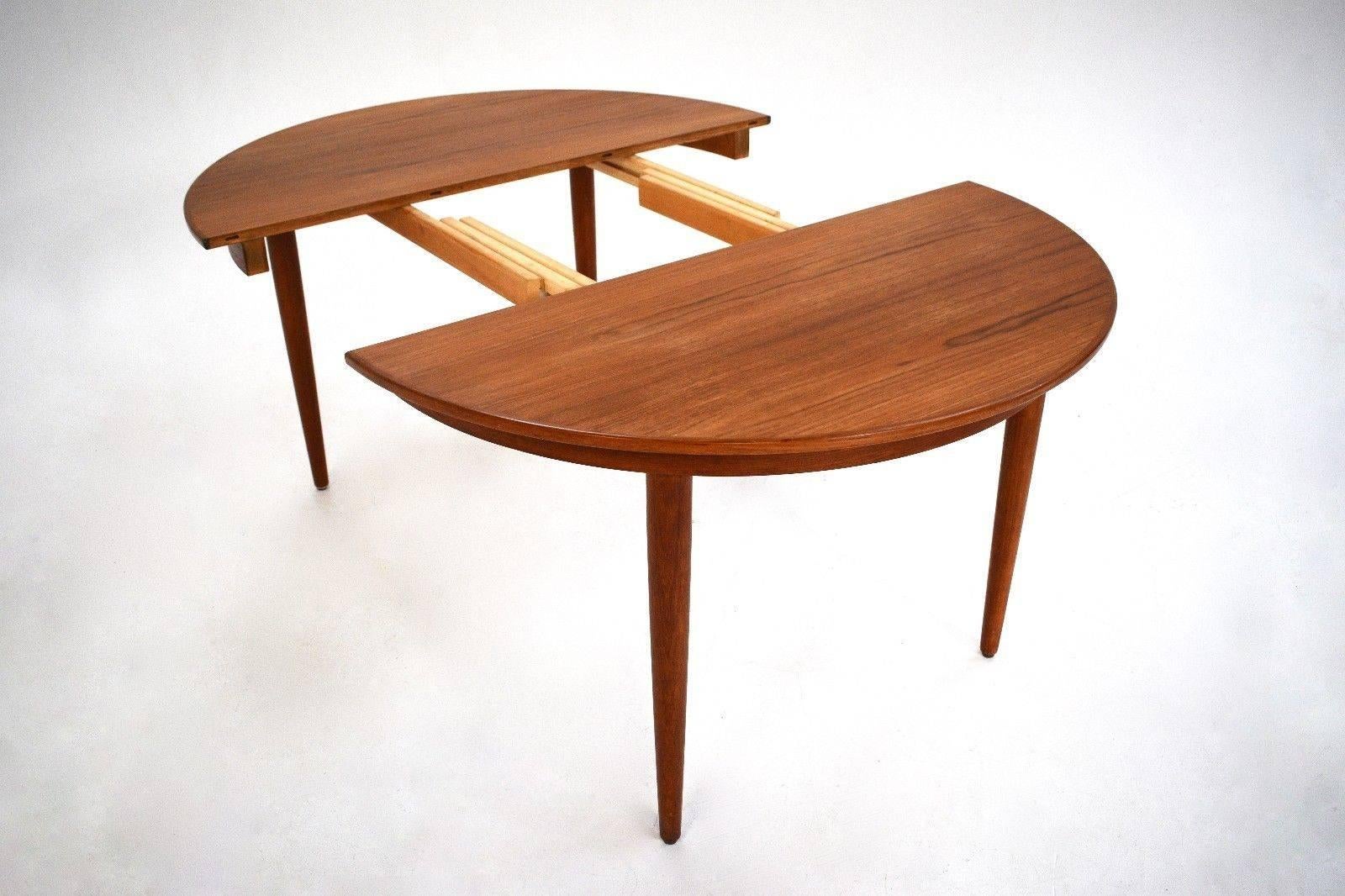 Danish Teak Circular Double Extending Dining Table Midcentury, 1960s For Sale 3