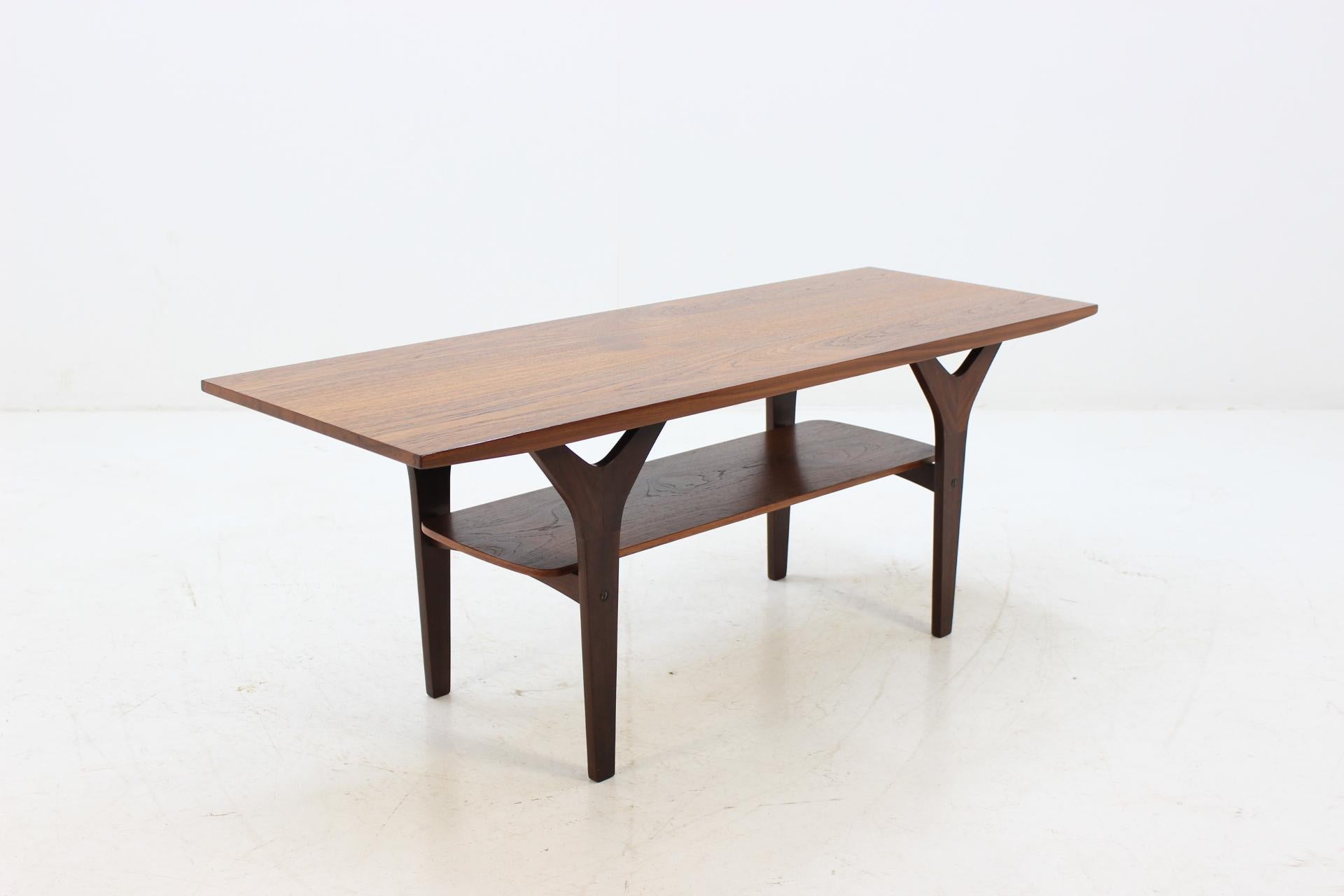 Mid-Century Modern Danish Teak Coffee Table, 1960s For Sale