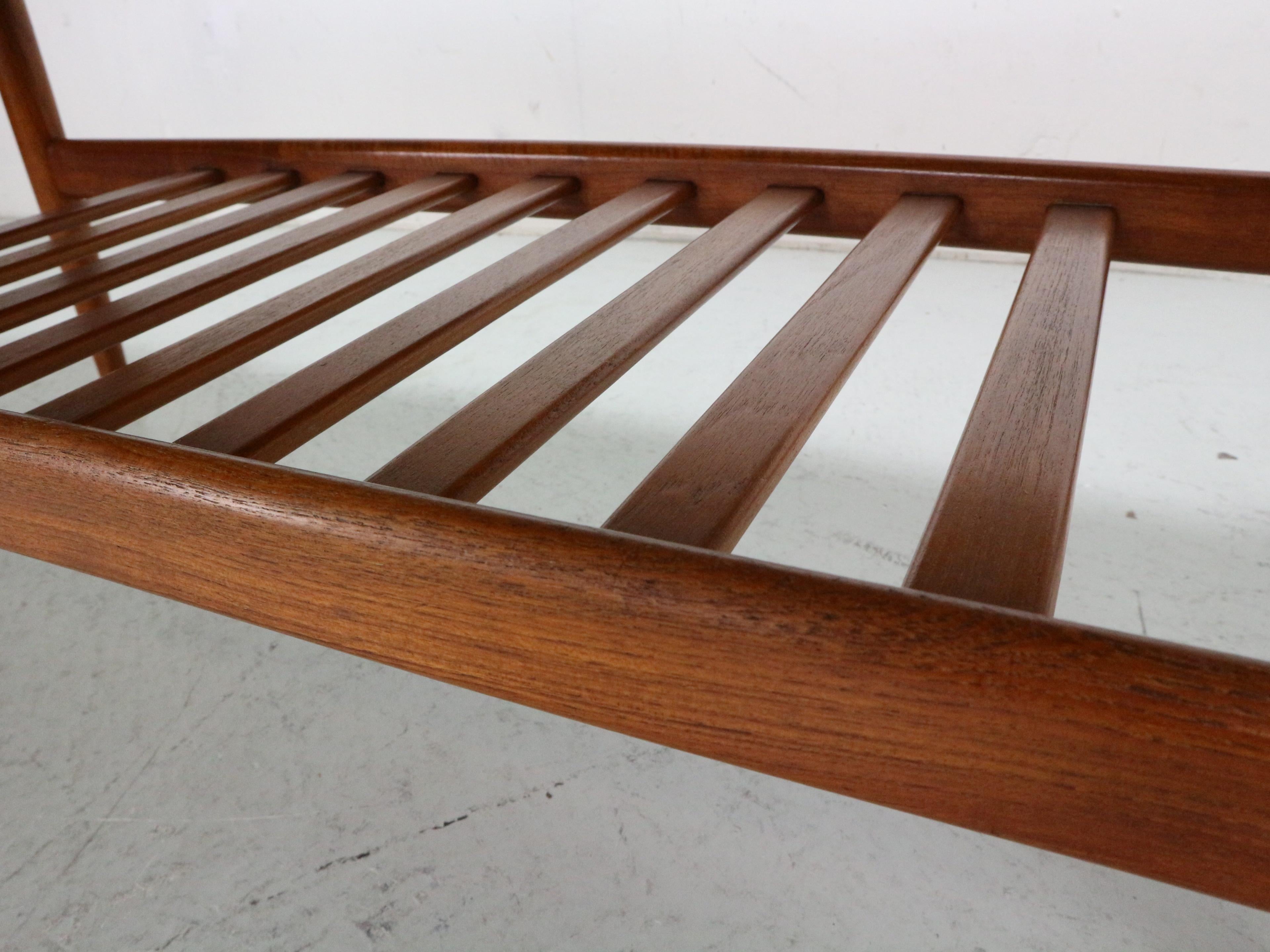 Danish teak coffee table attributed to Grete Jalk, 1960's For Sale 1
