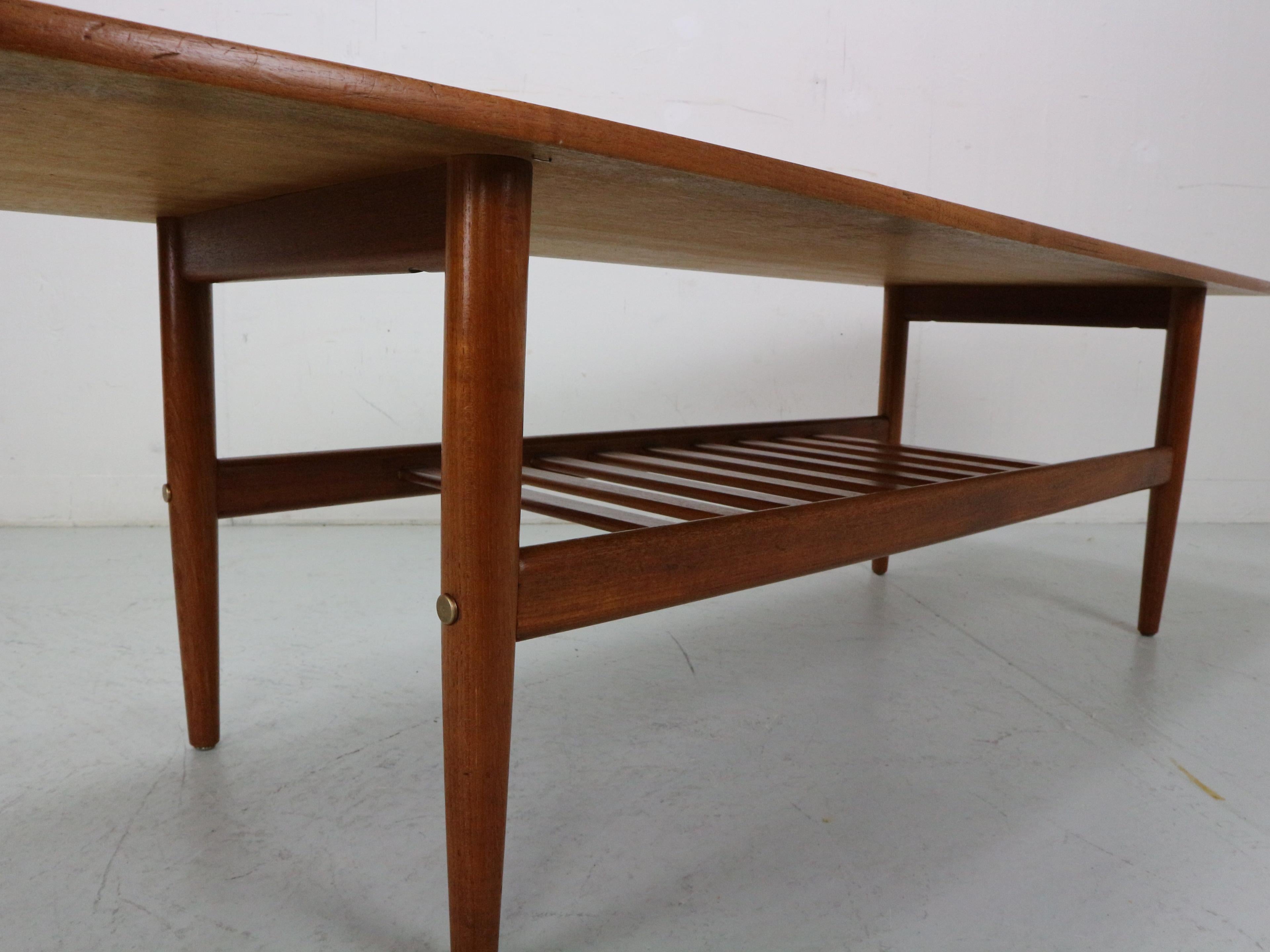 Danish teak coffee table attributed to Grete Jalk, 1960's For Sale 3