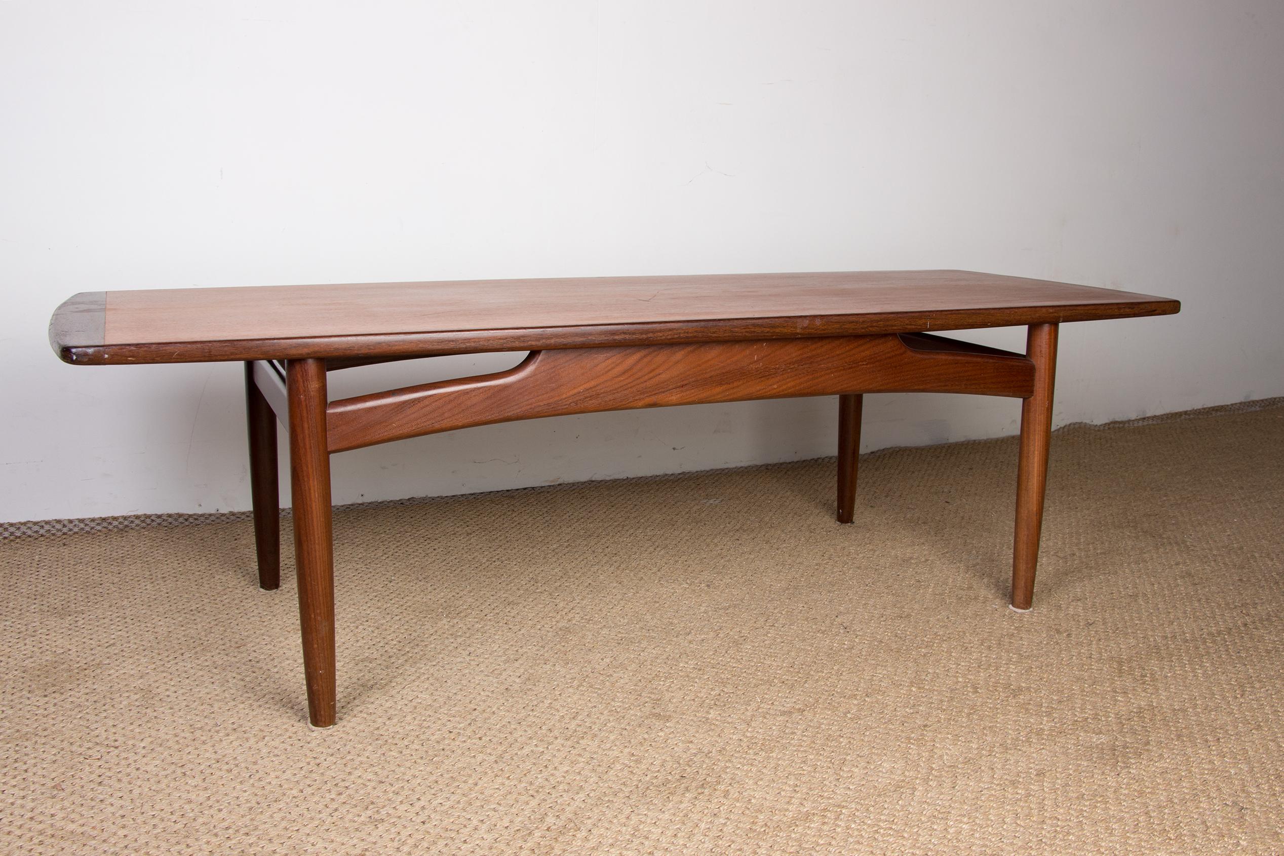 Danish Teak Coffee Table by HE Mobler 1960 In Good Condition For Sale In JOINVILLE-LE-PONT, FR