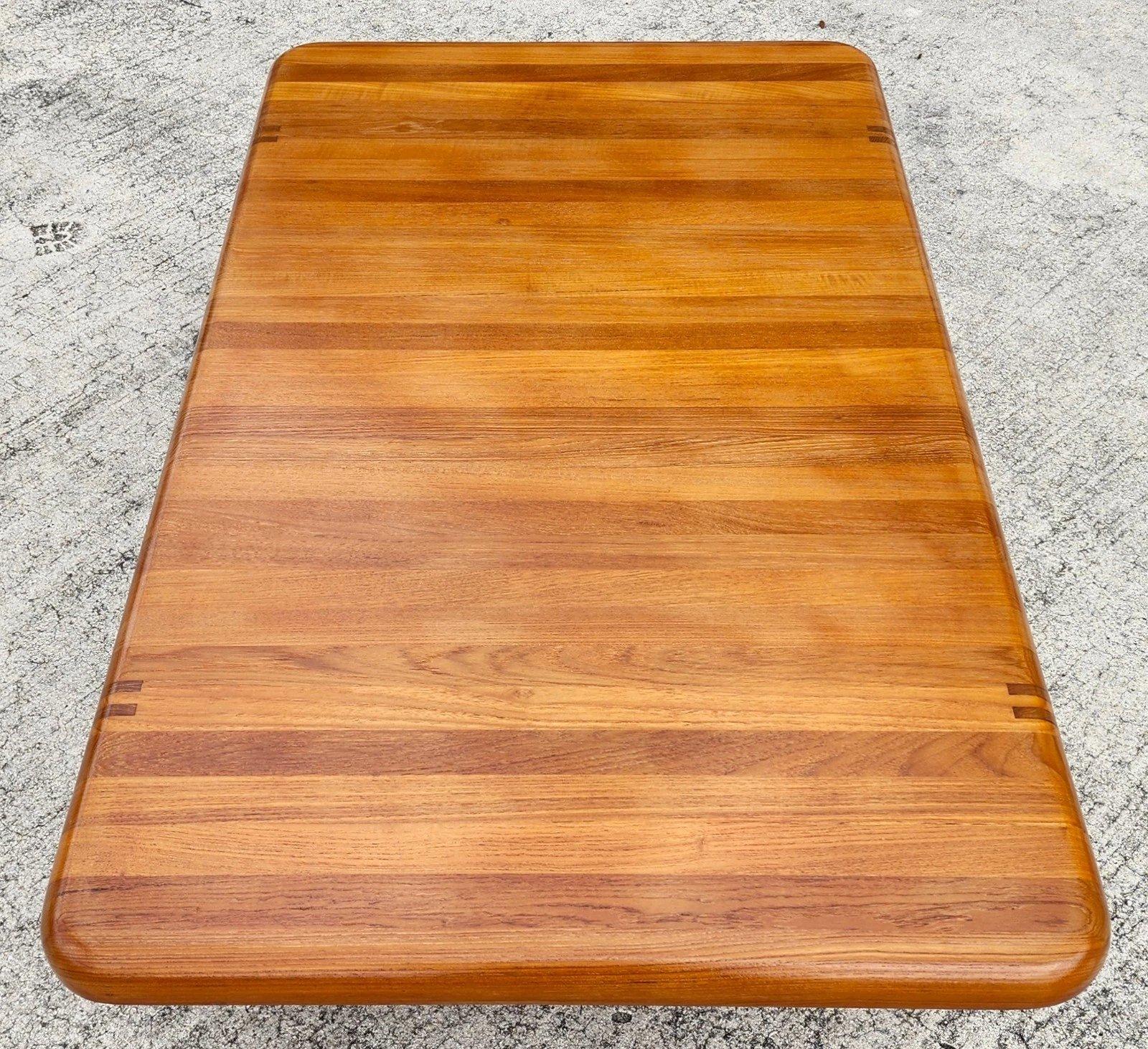 Danois Table basse danoise en teck Niels Bach pour Randers Möbel en vente