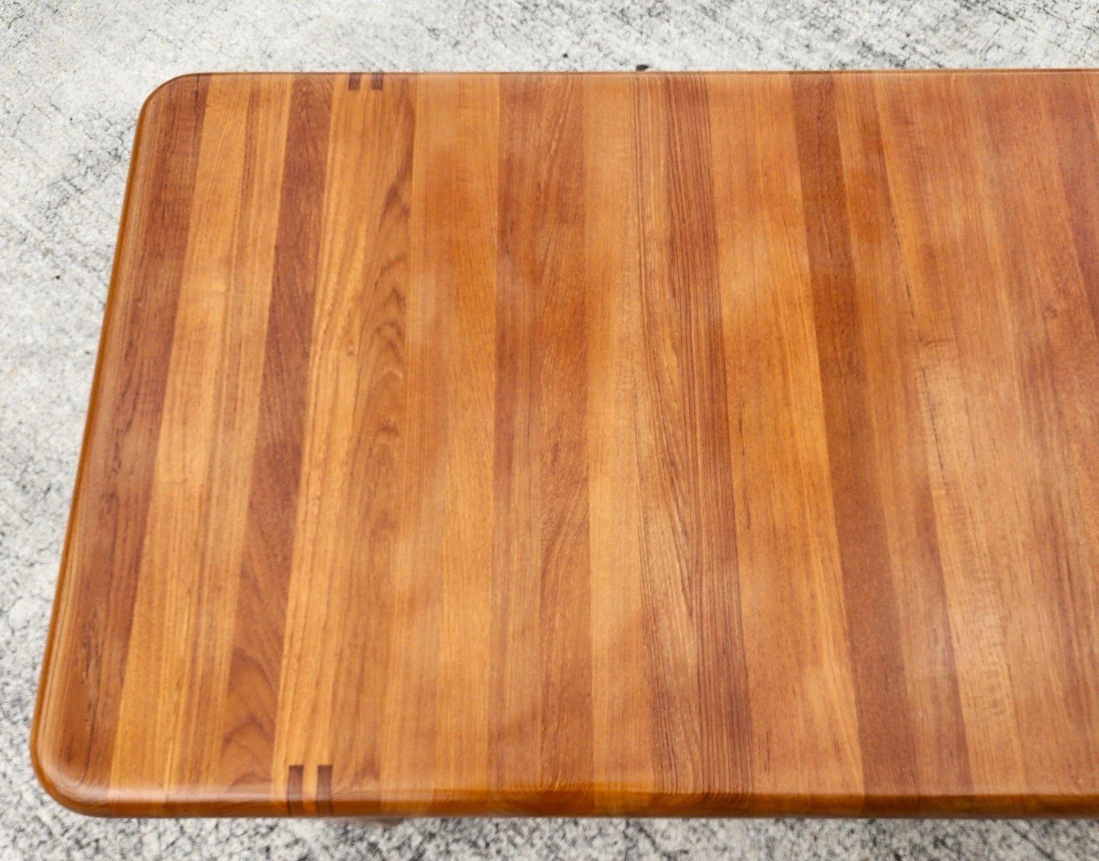 20ième siècle Table basse danoise en teck Niels Bach pour Randers Möbel en vente