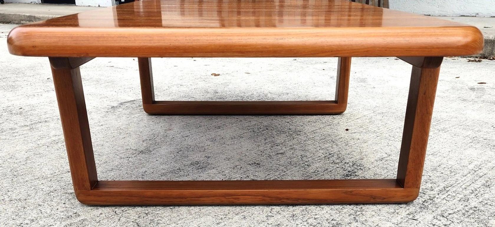 Table basse danoise en teck Niels Bach pour Randers Möbel en vente 1