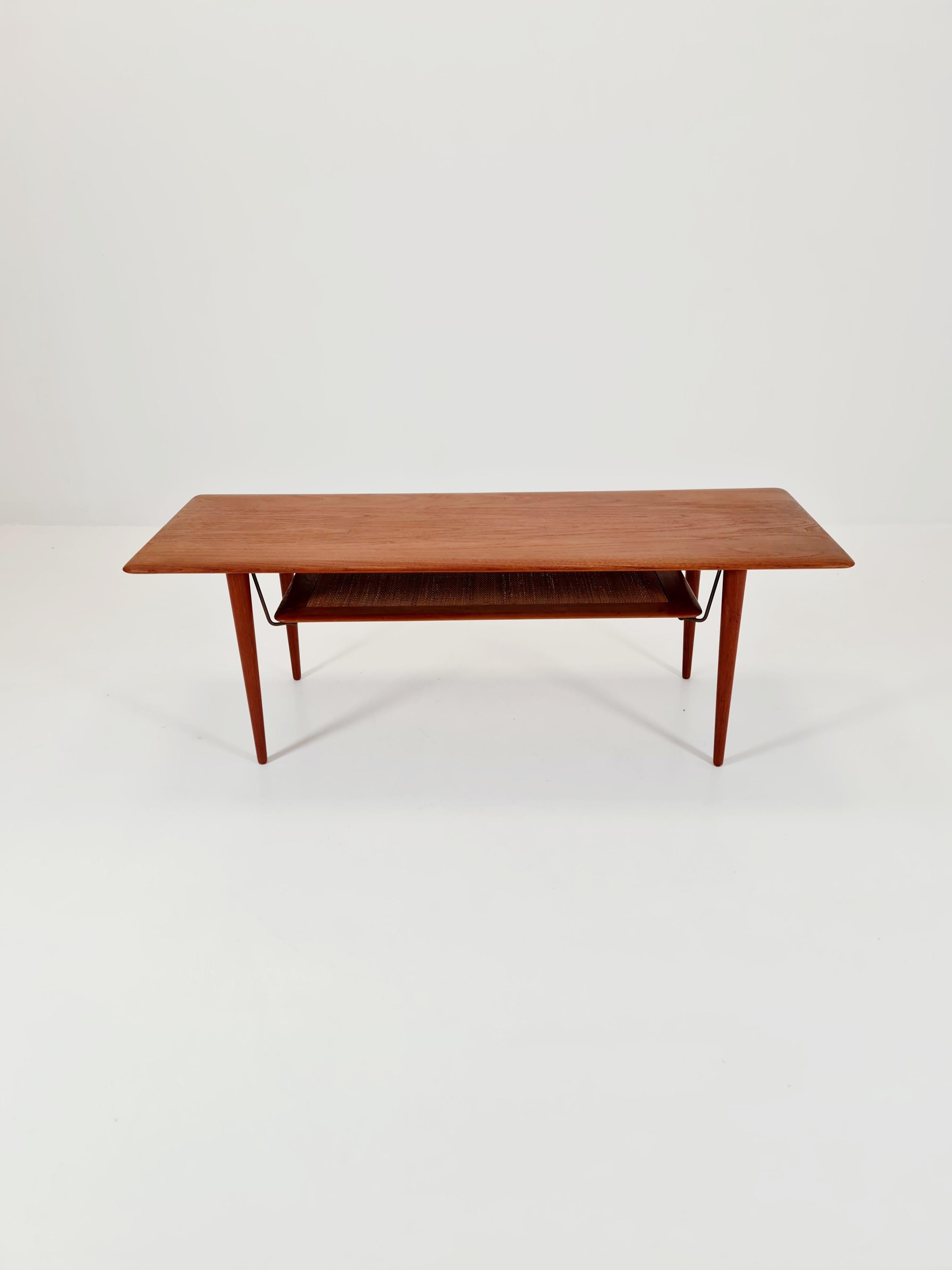 Dänischer Couchtisch aus Teakholz von Peter Hvidt &Orla Mølgaard  für France und Søn, 1960 im Zustand „Gut“ im Angebot in Gaggenau, DE