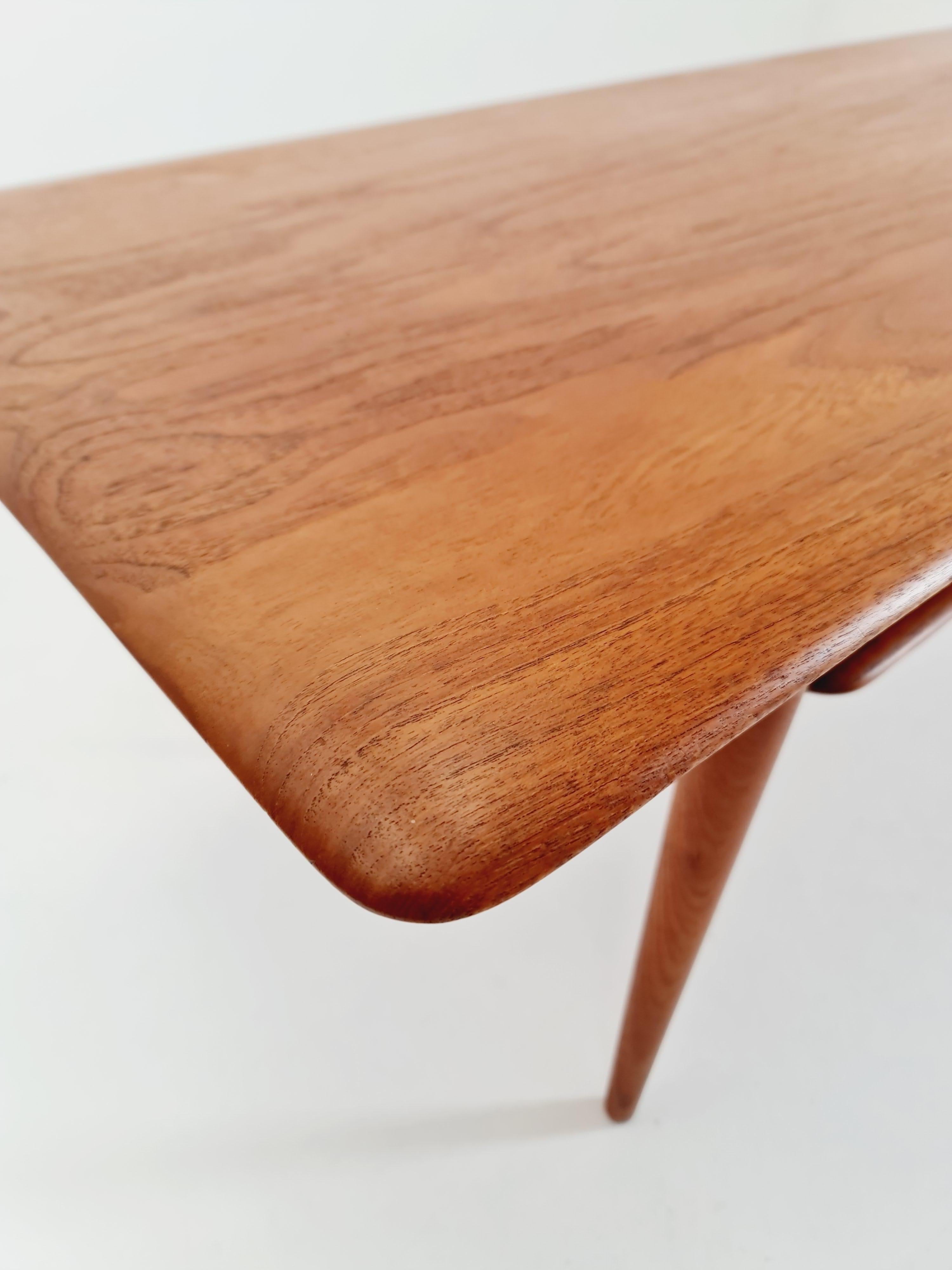 Dänischer Couchtisch aus Teakholz von Peter Hvidt &Orla Mølgaard  für France und Søn, 1960 im Angebot 1